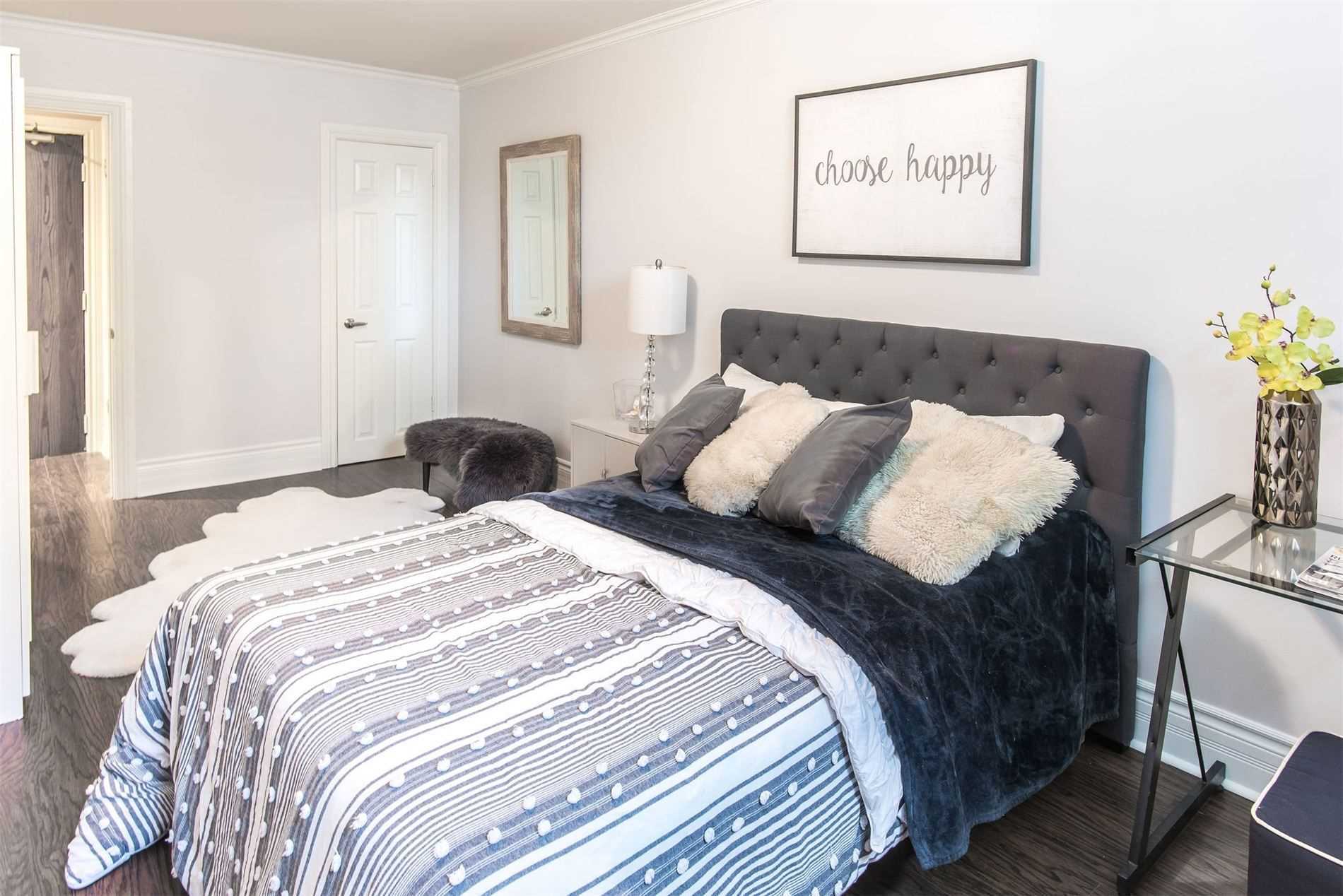2550 Bathurst St, #6