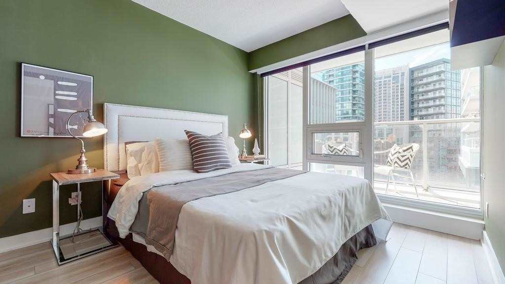 17 Bathurst St, #603
