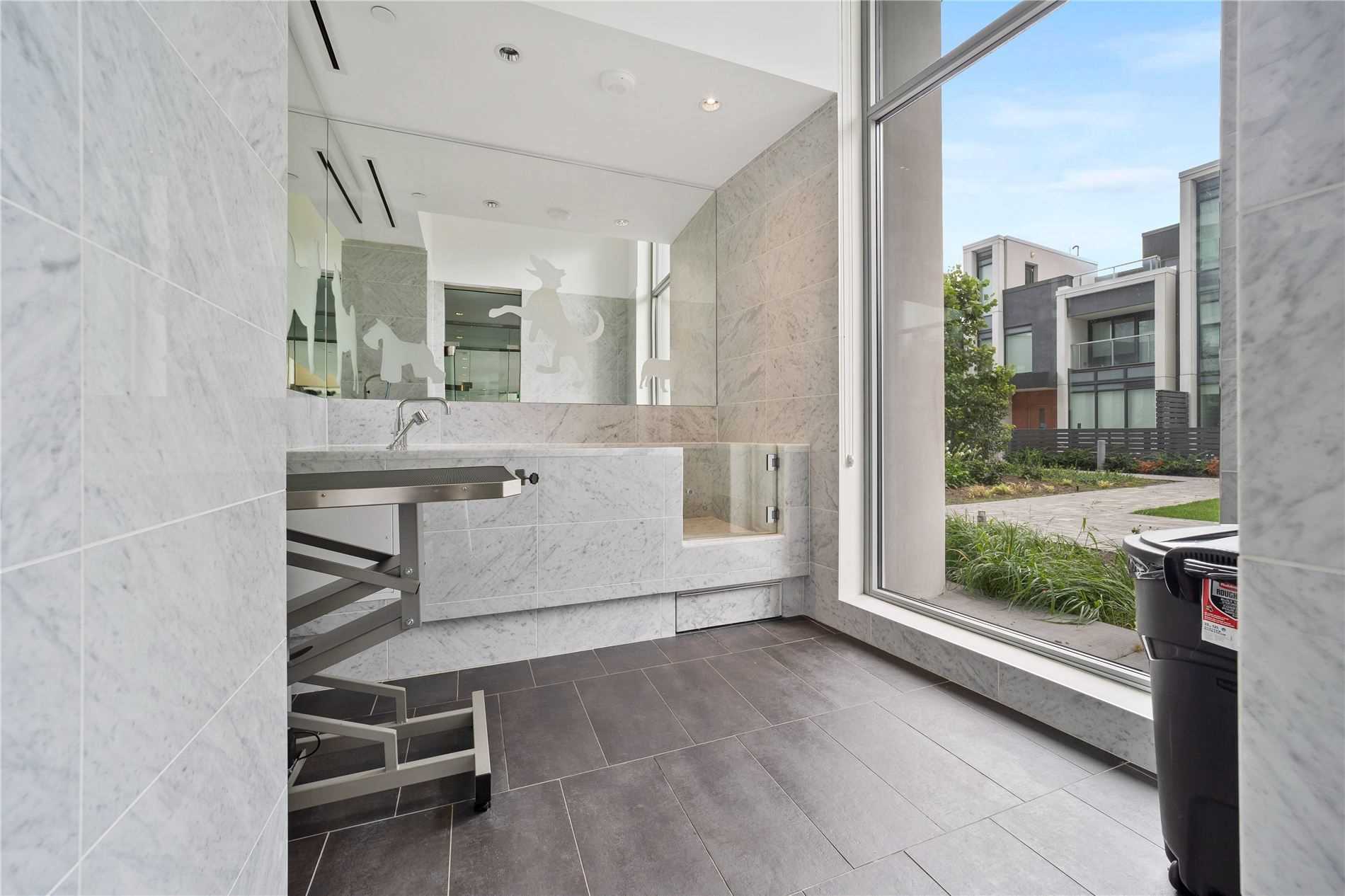 117 Mcmahon Dr, #803
