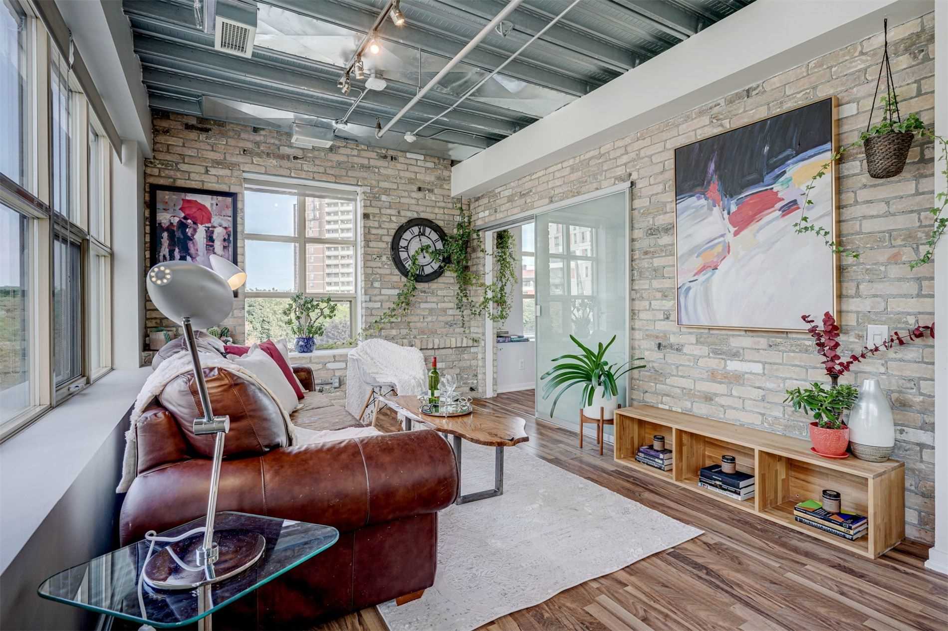 736 Dundas St E, #507