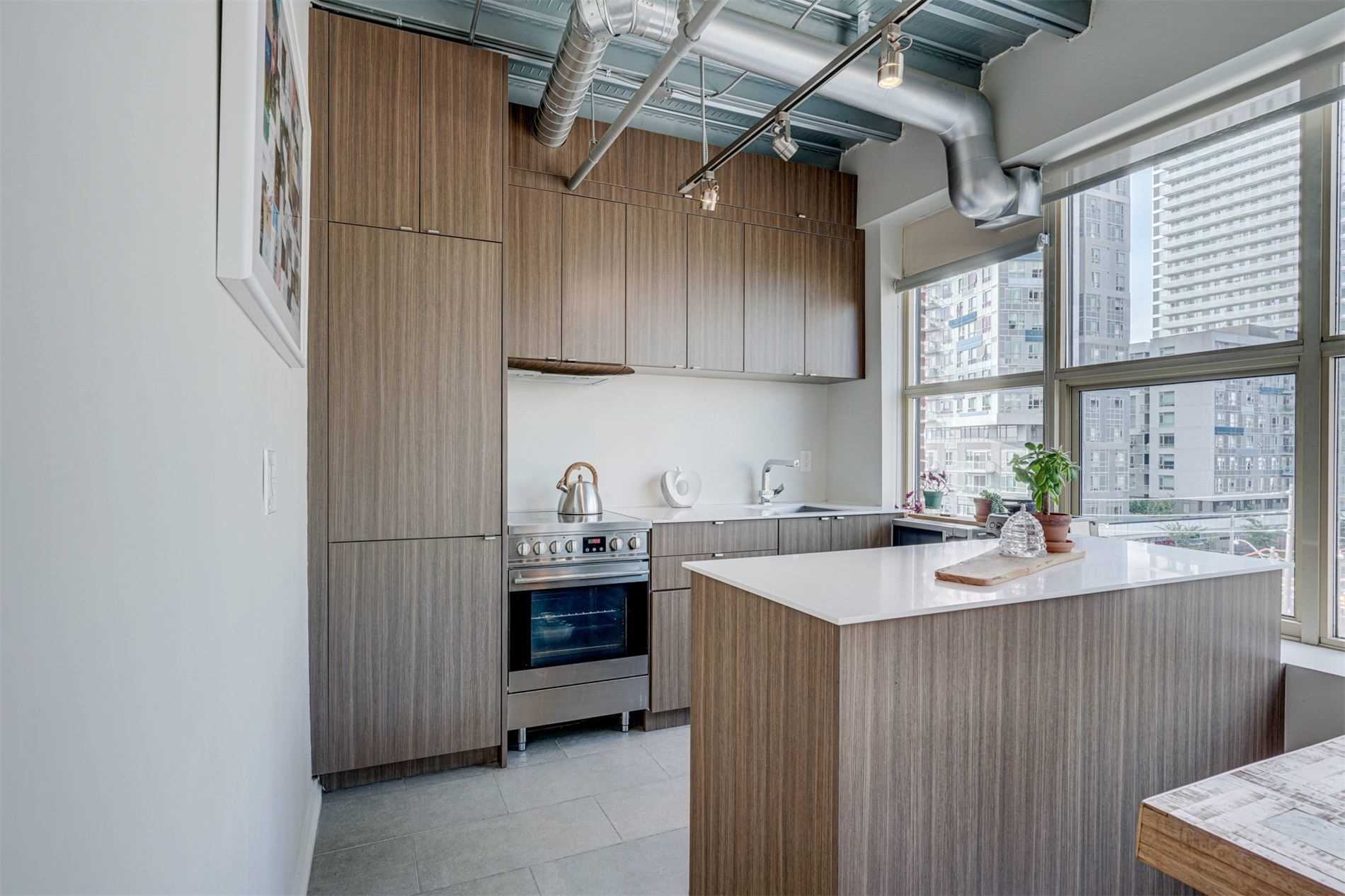 736 Dundas St E, #507
