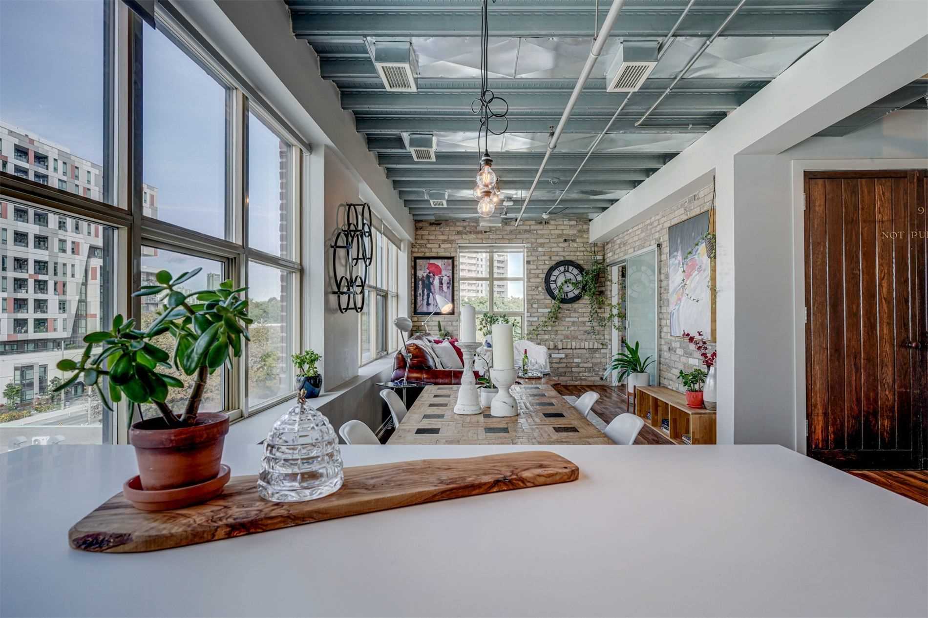 736 Dundas St E, #507