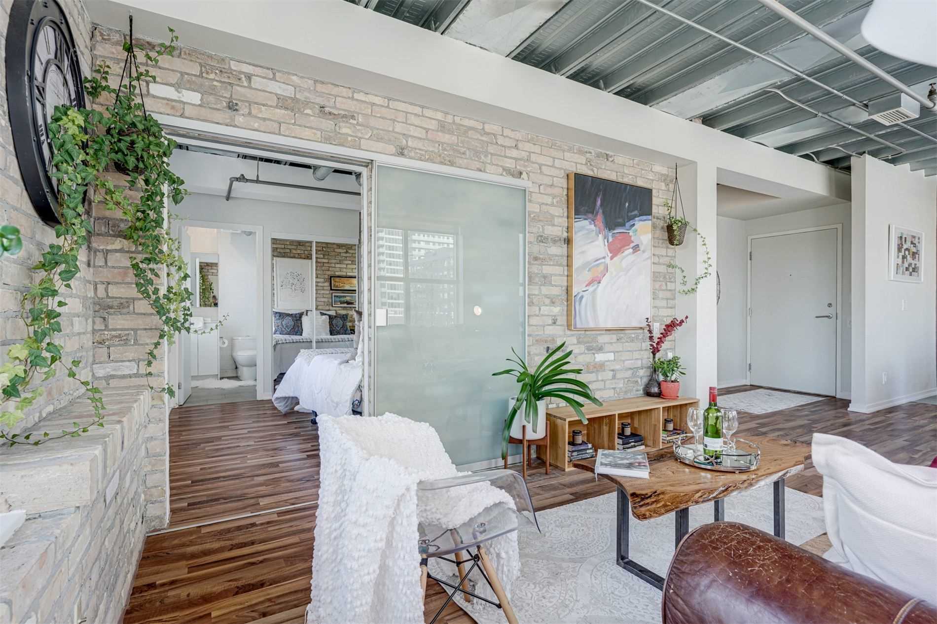 736 Dundas St E, #507