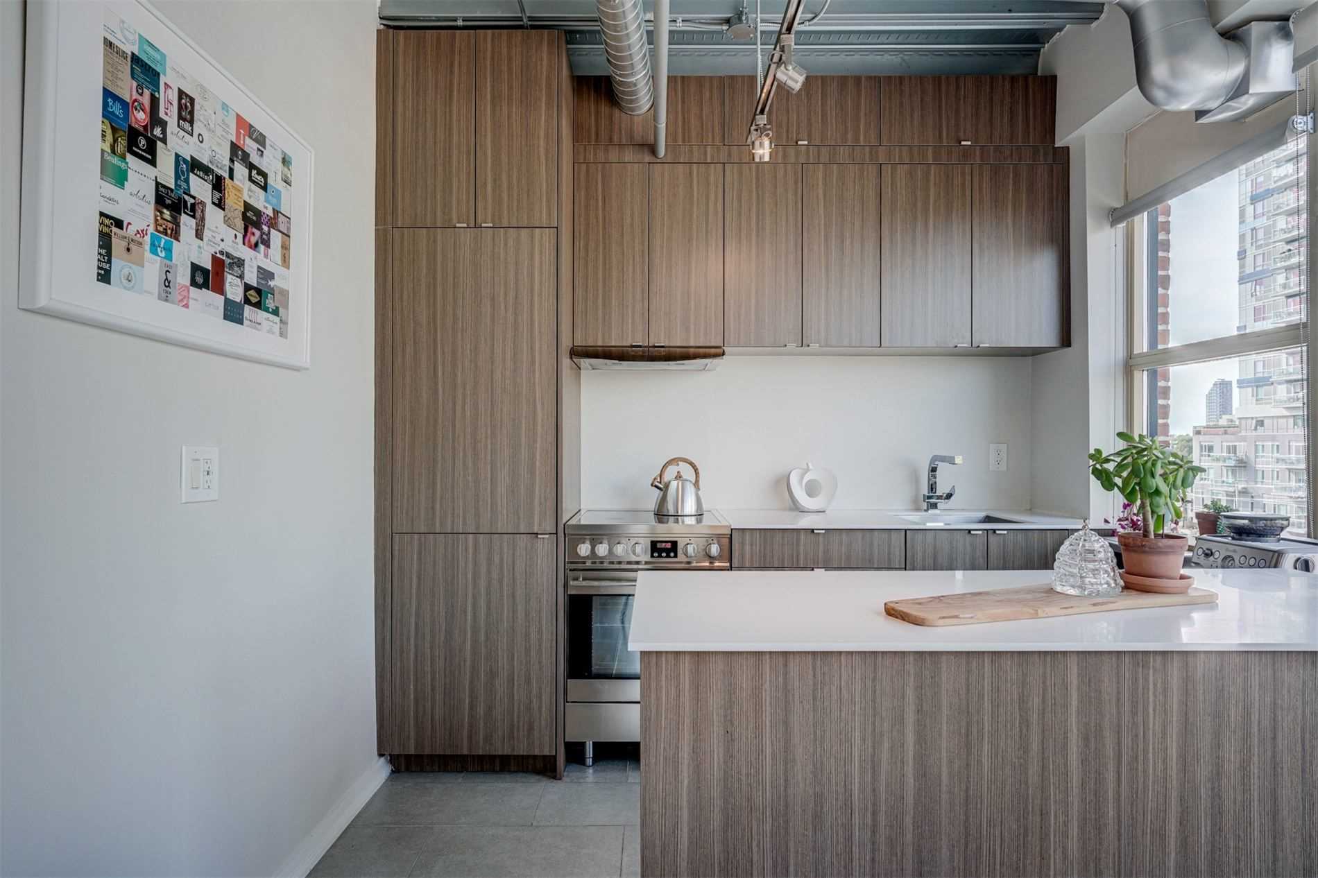 736 Dundas St E, #507