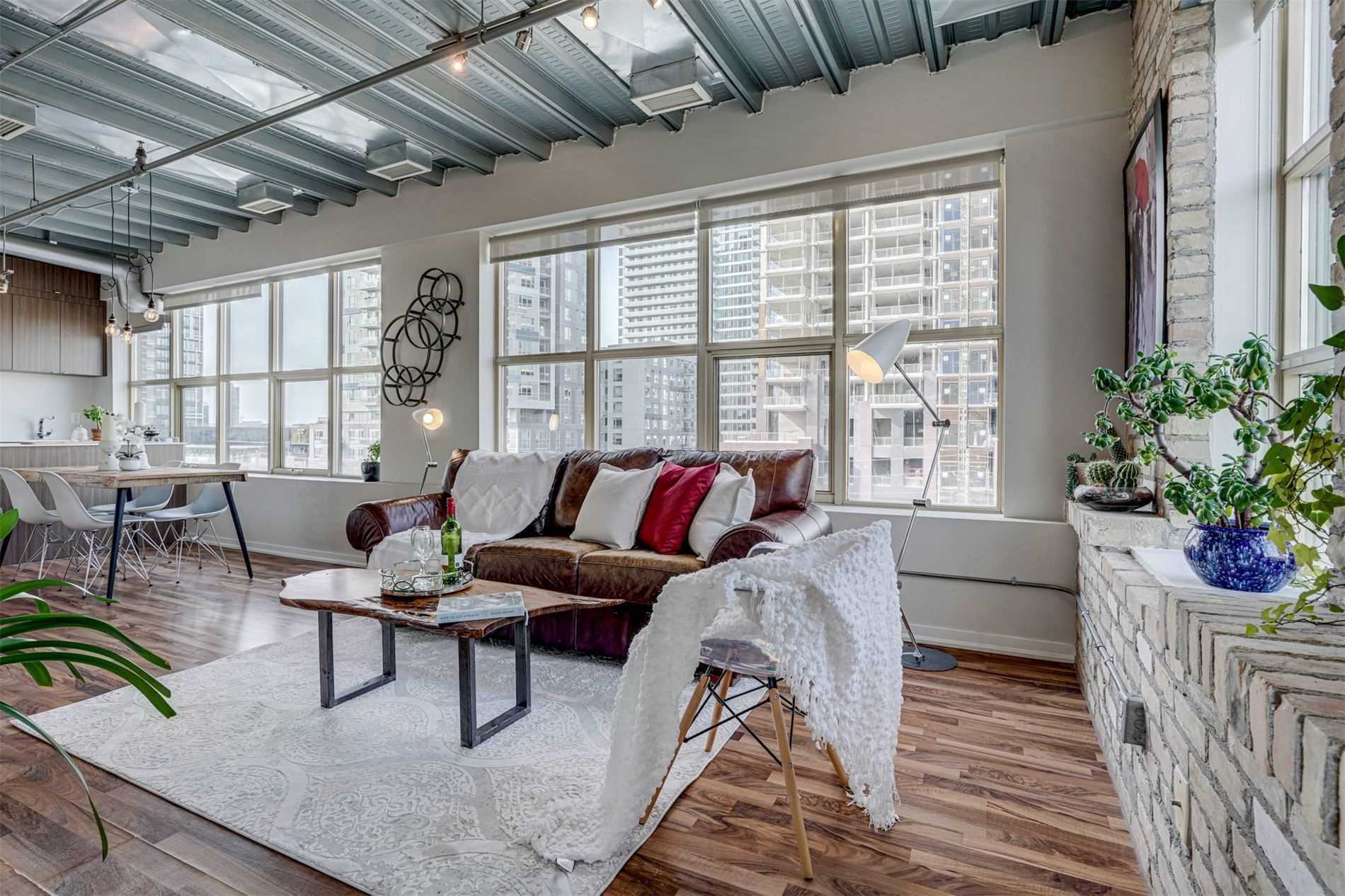 736 Dundas St E, #507