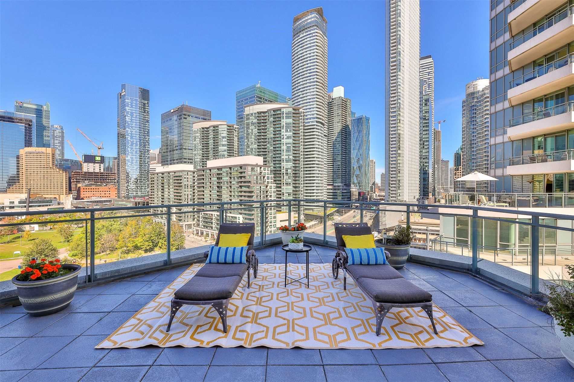 230 Queens Quay W #1515