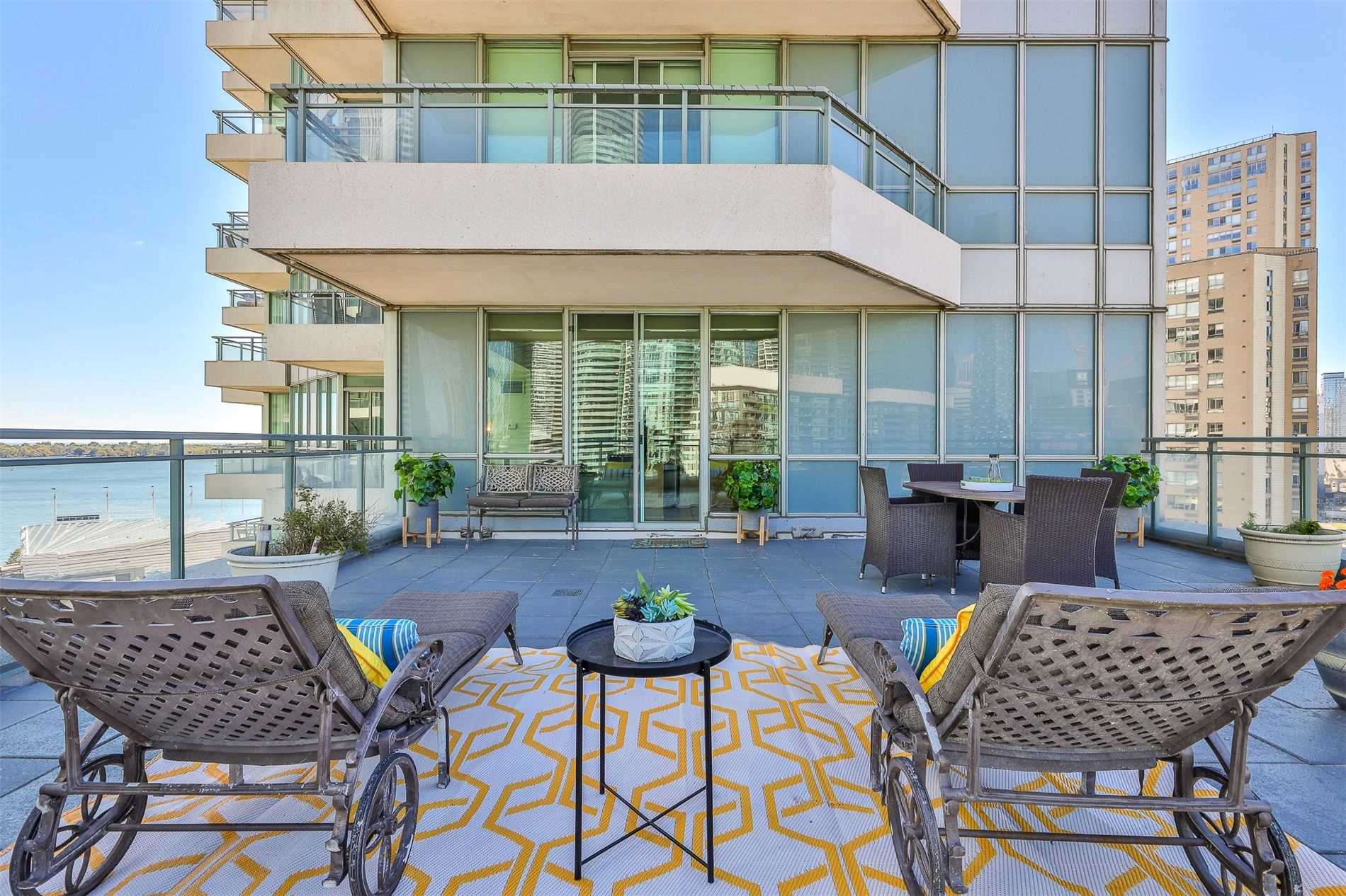 230 Queens Quay W #1515
