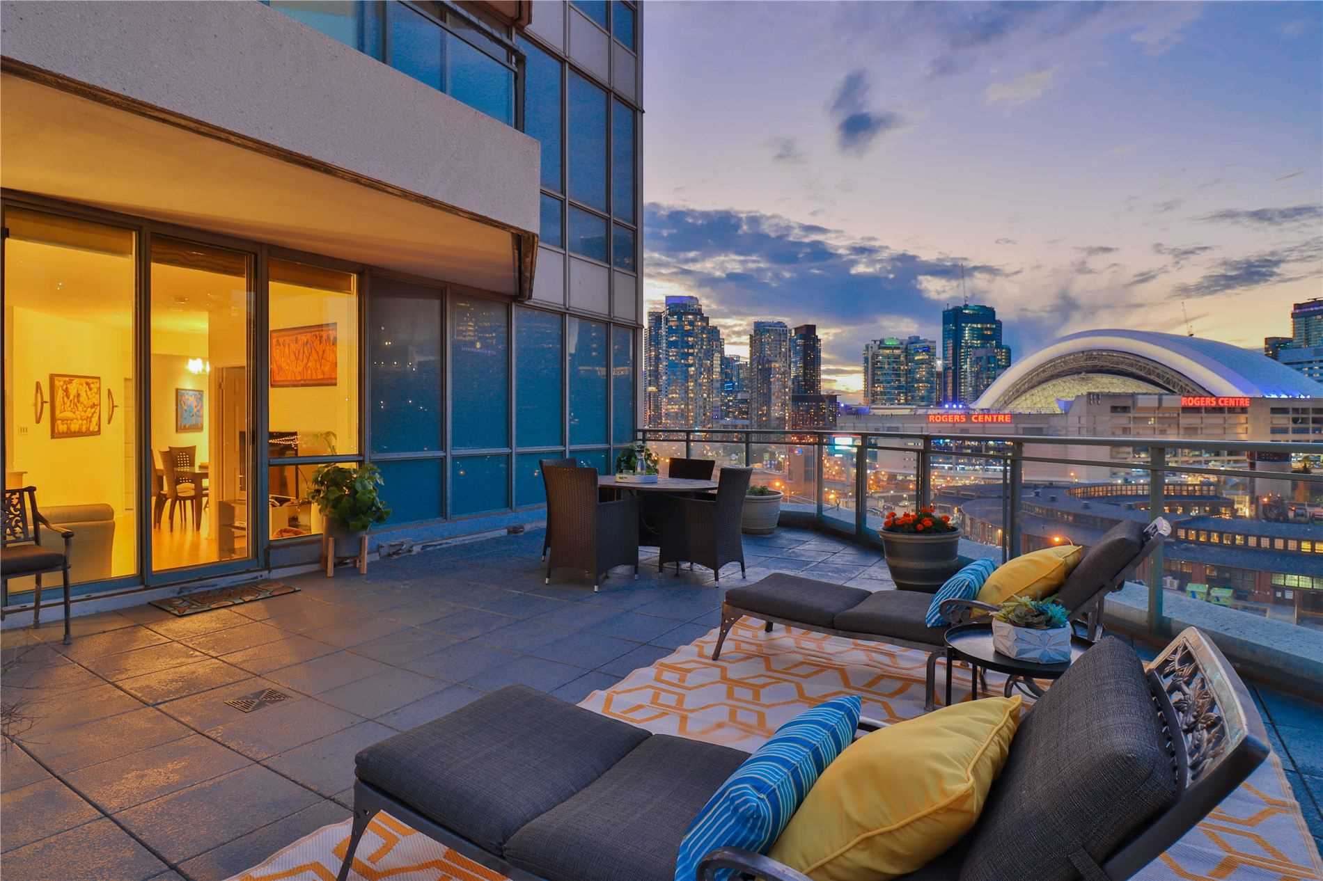 230 Queens Quay W #1515