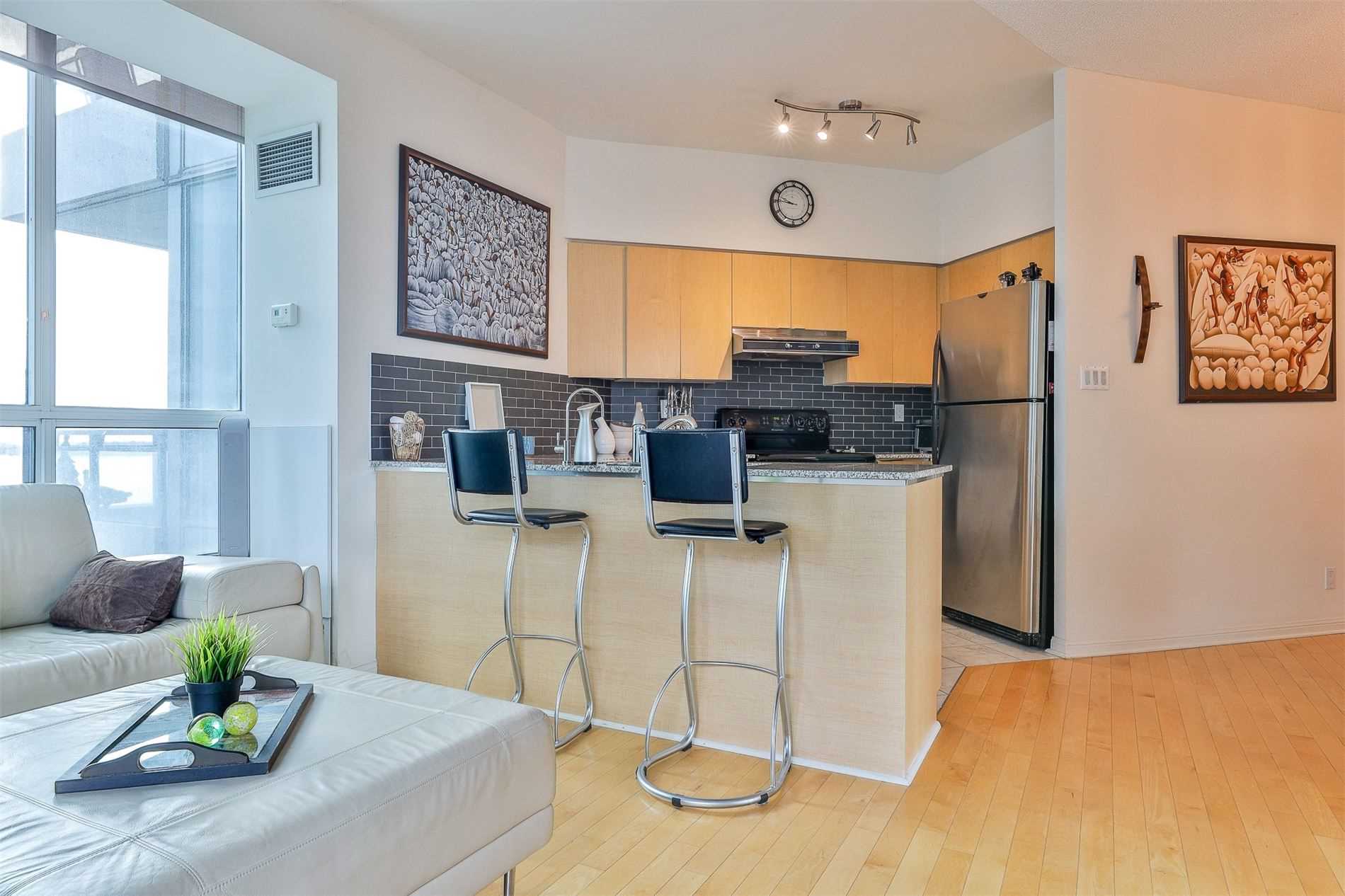 230 Queens Quay W #1515