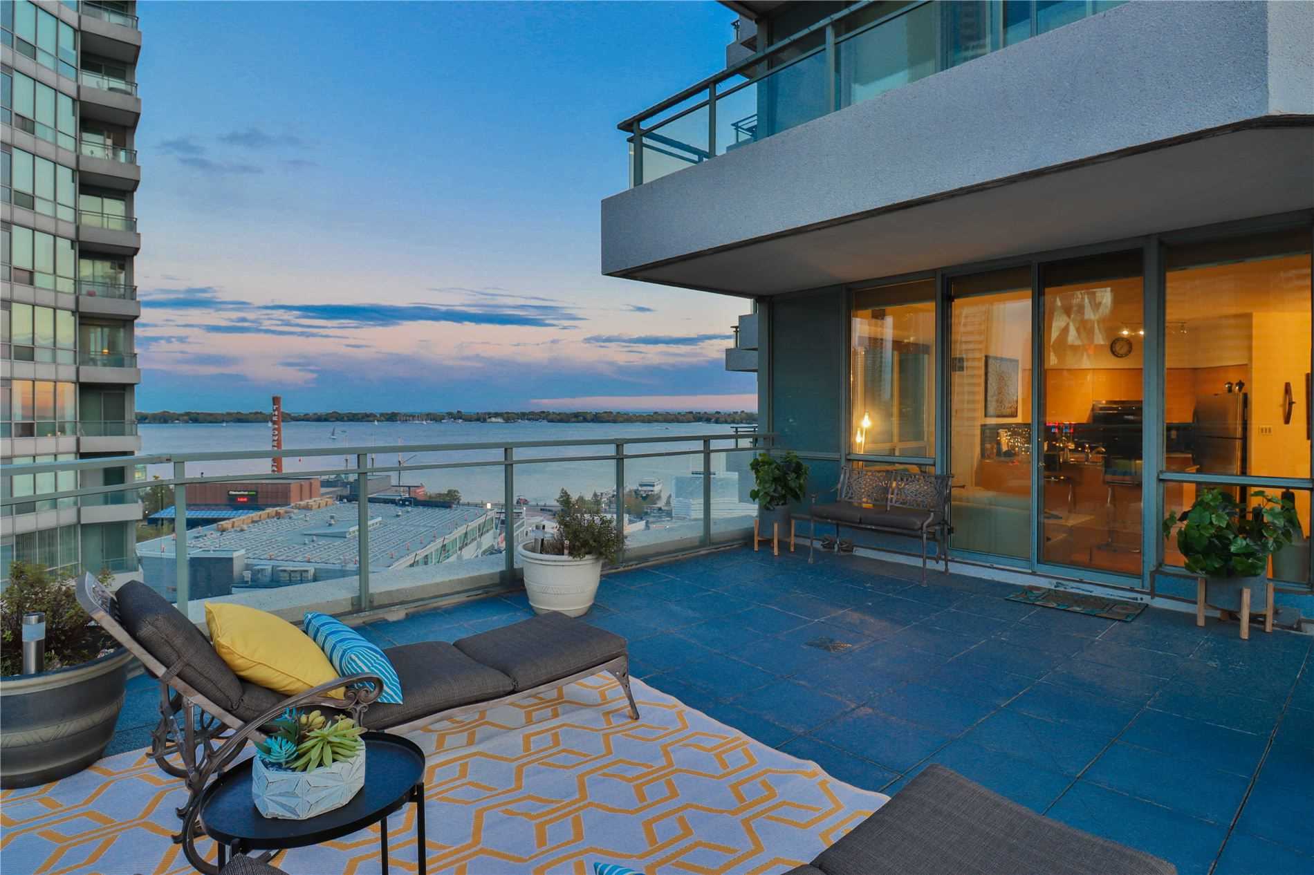 230 Queens Quay W #1515