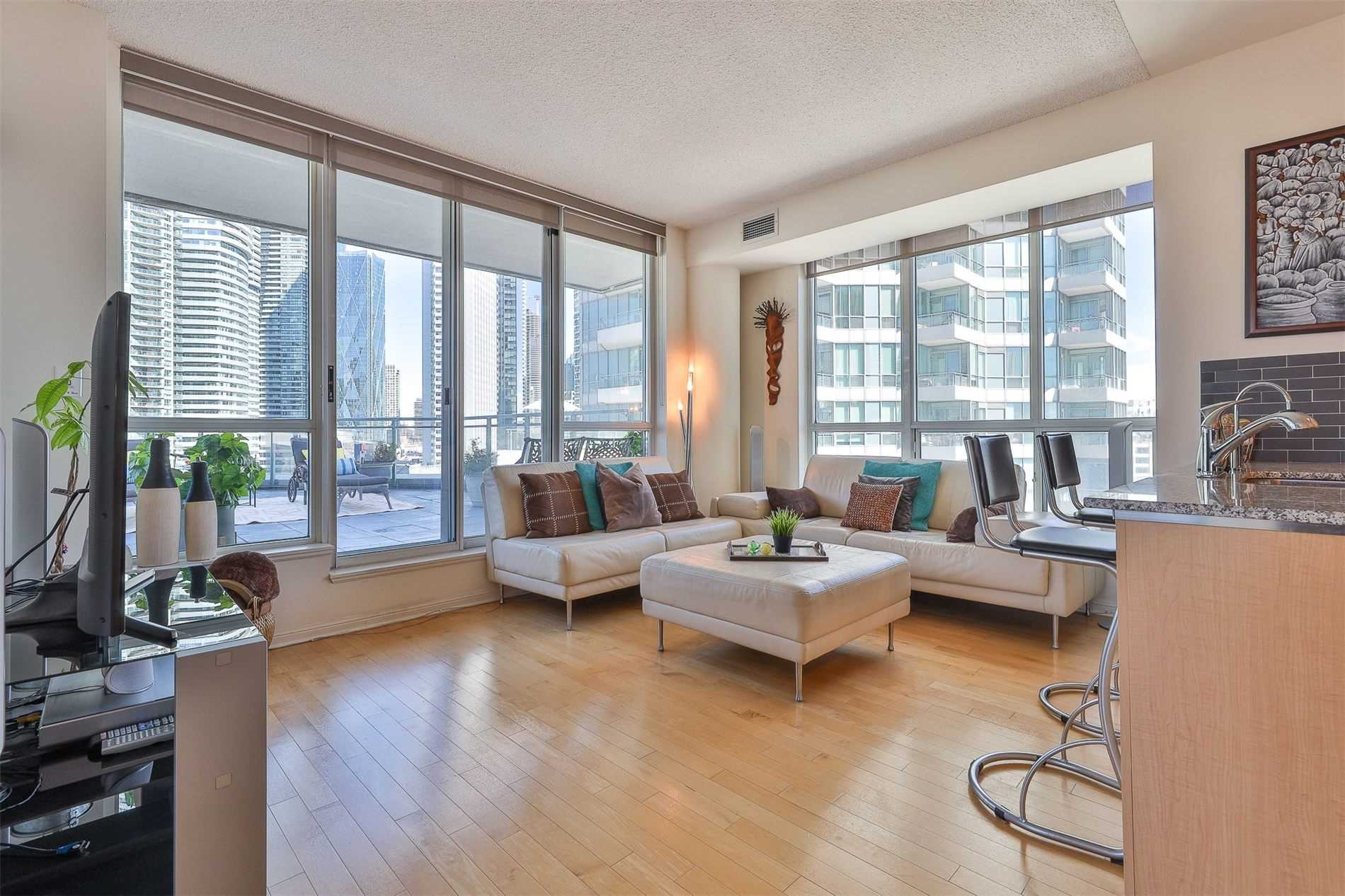 230 Queens Quay W #1515