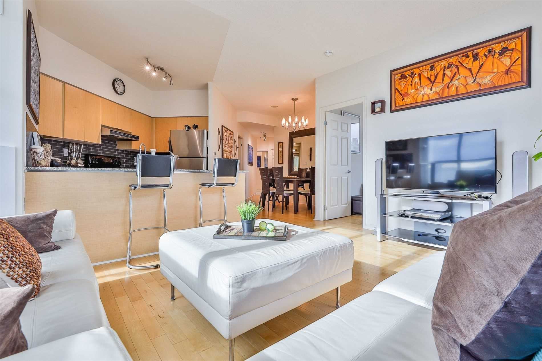 230 Queens Quay W #1515