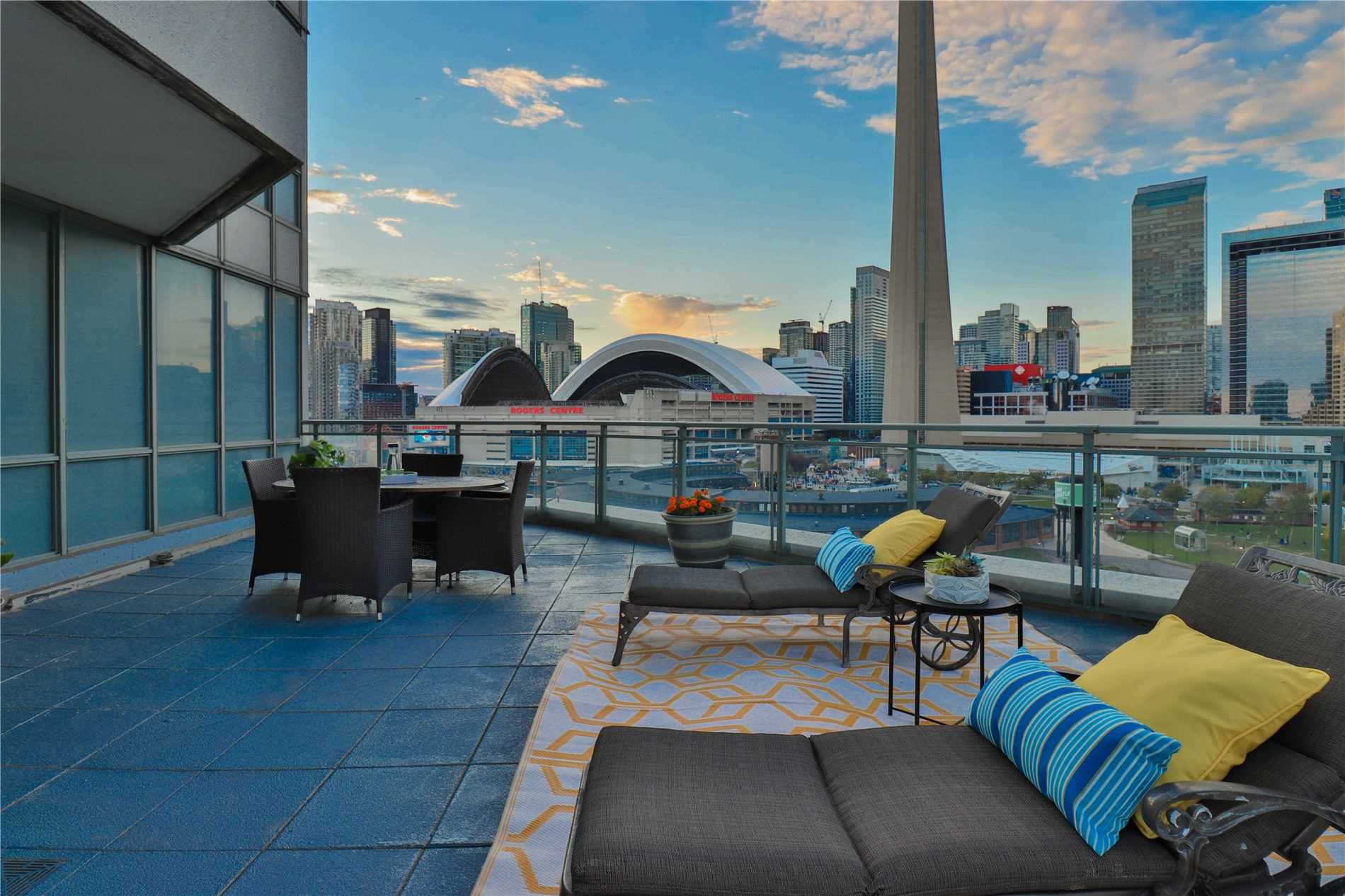 230 Queens Quay W #1515