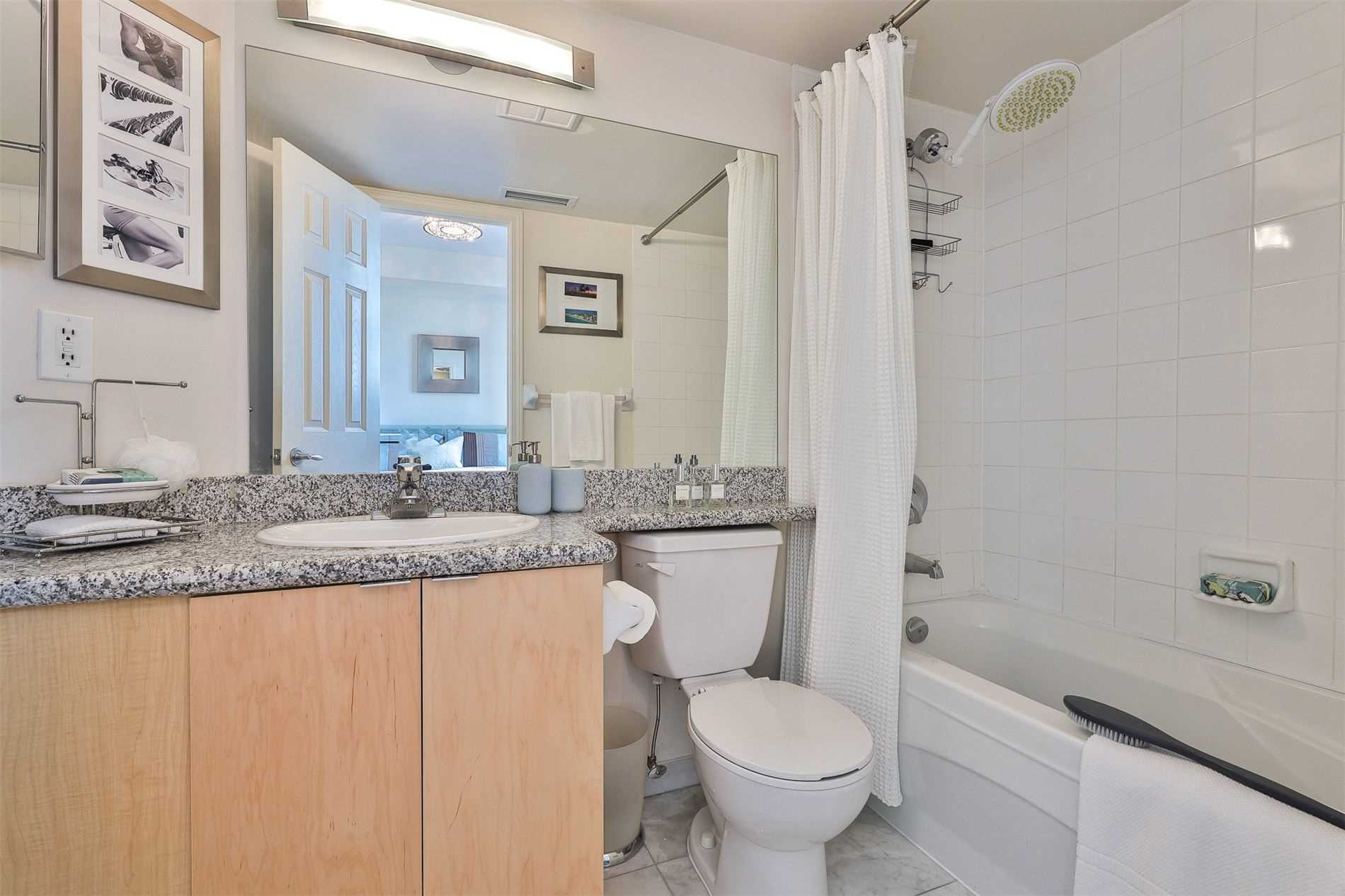 230 Queens Quay W #1515
