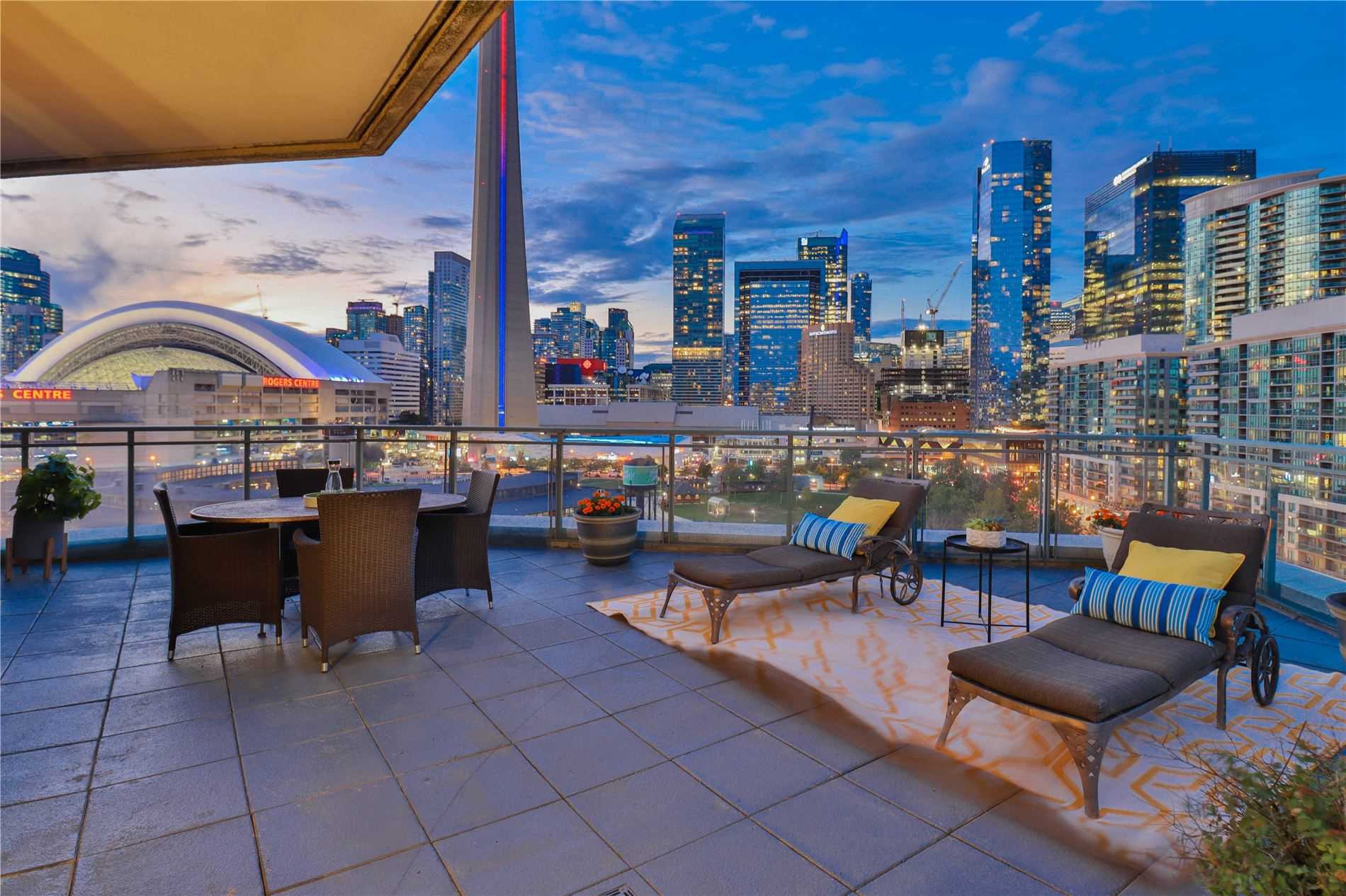 230 Queens Quay W #1515