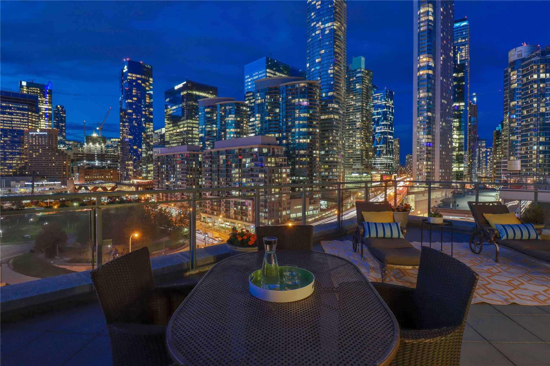 230 Queens Quay W #1515