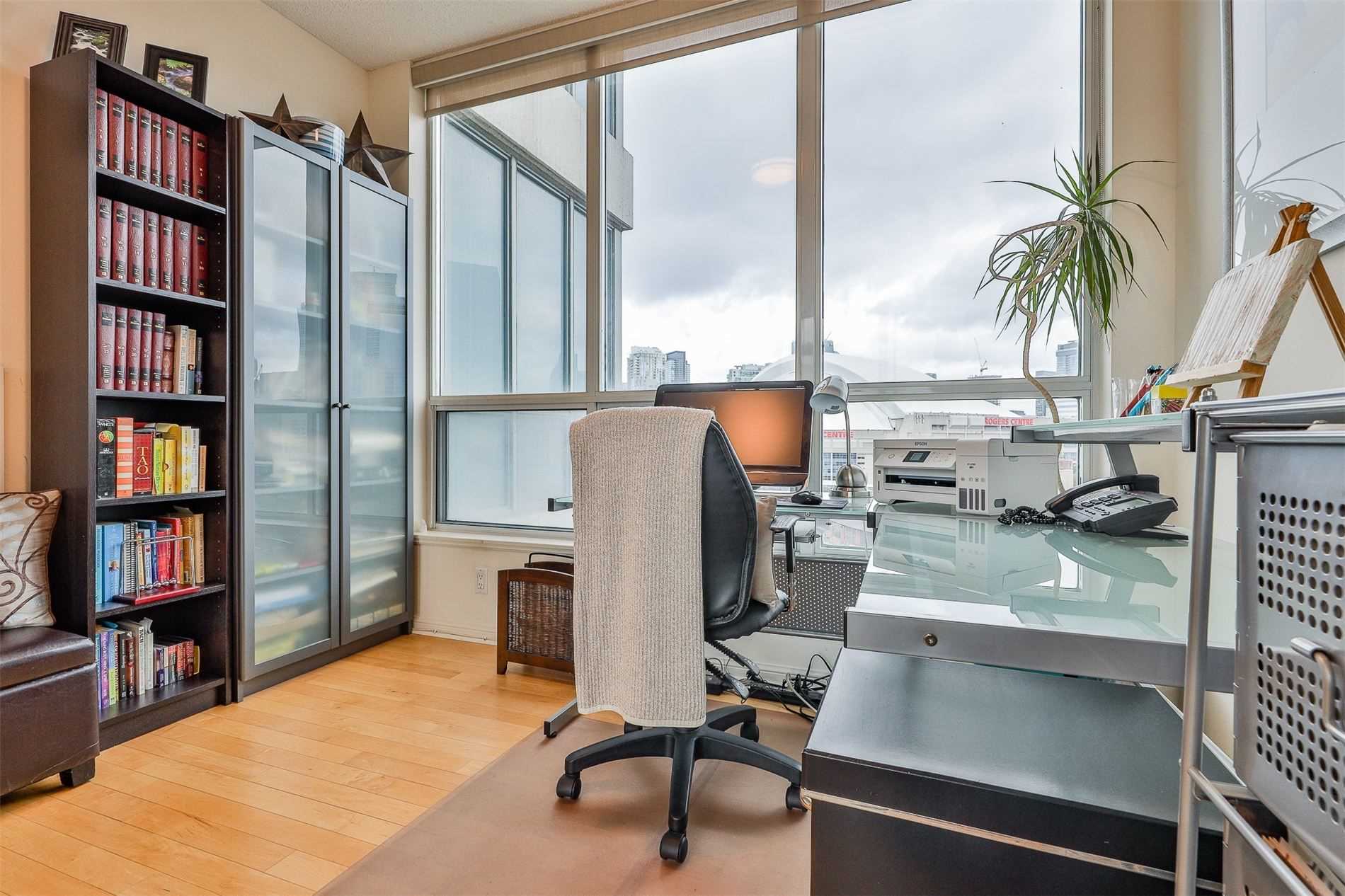 230 Queens Quay W #1515