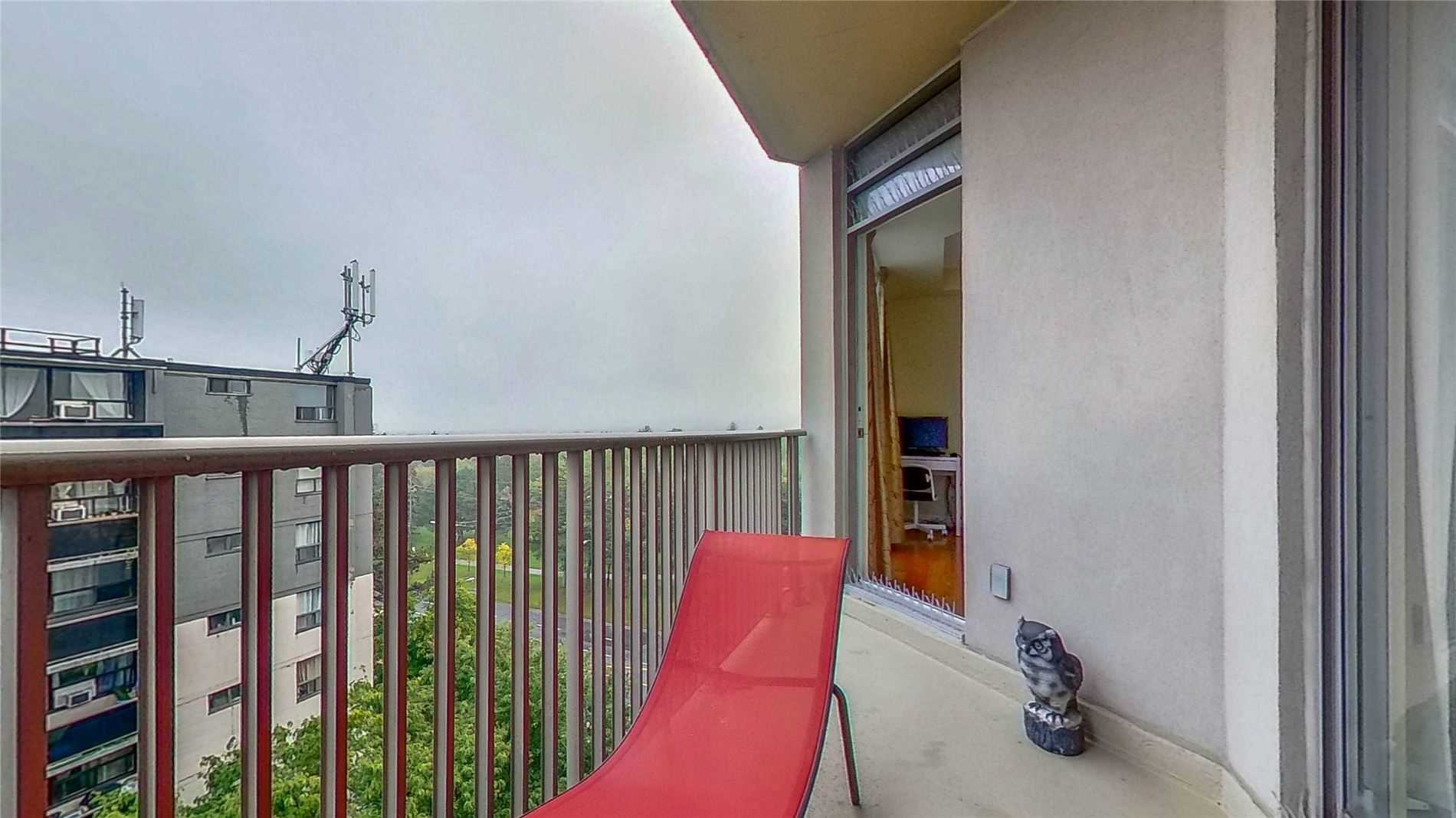 4200 Bathurst St, #705