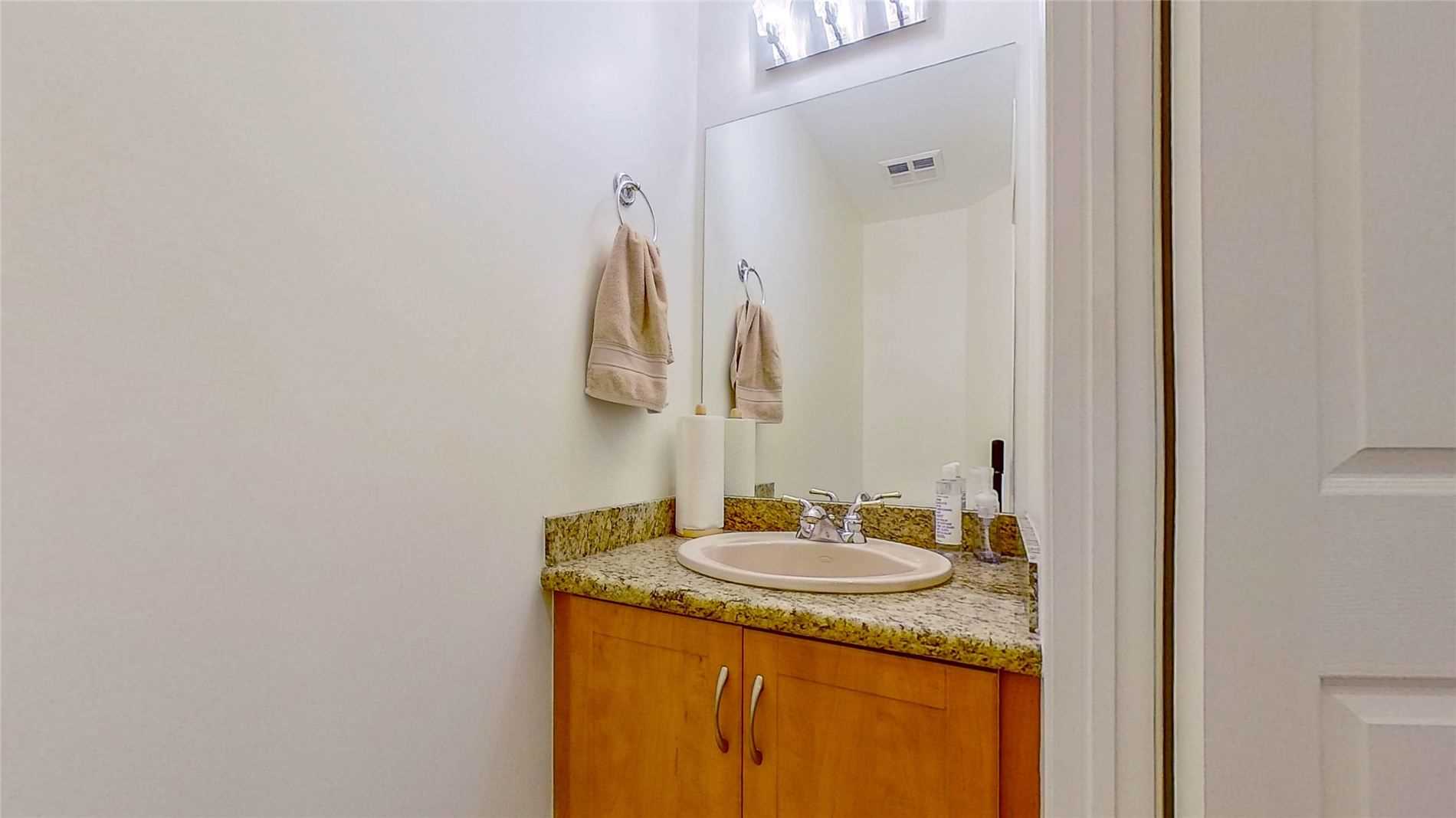 4200 Bathurst St, #705