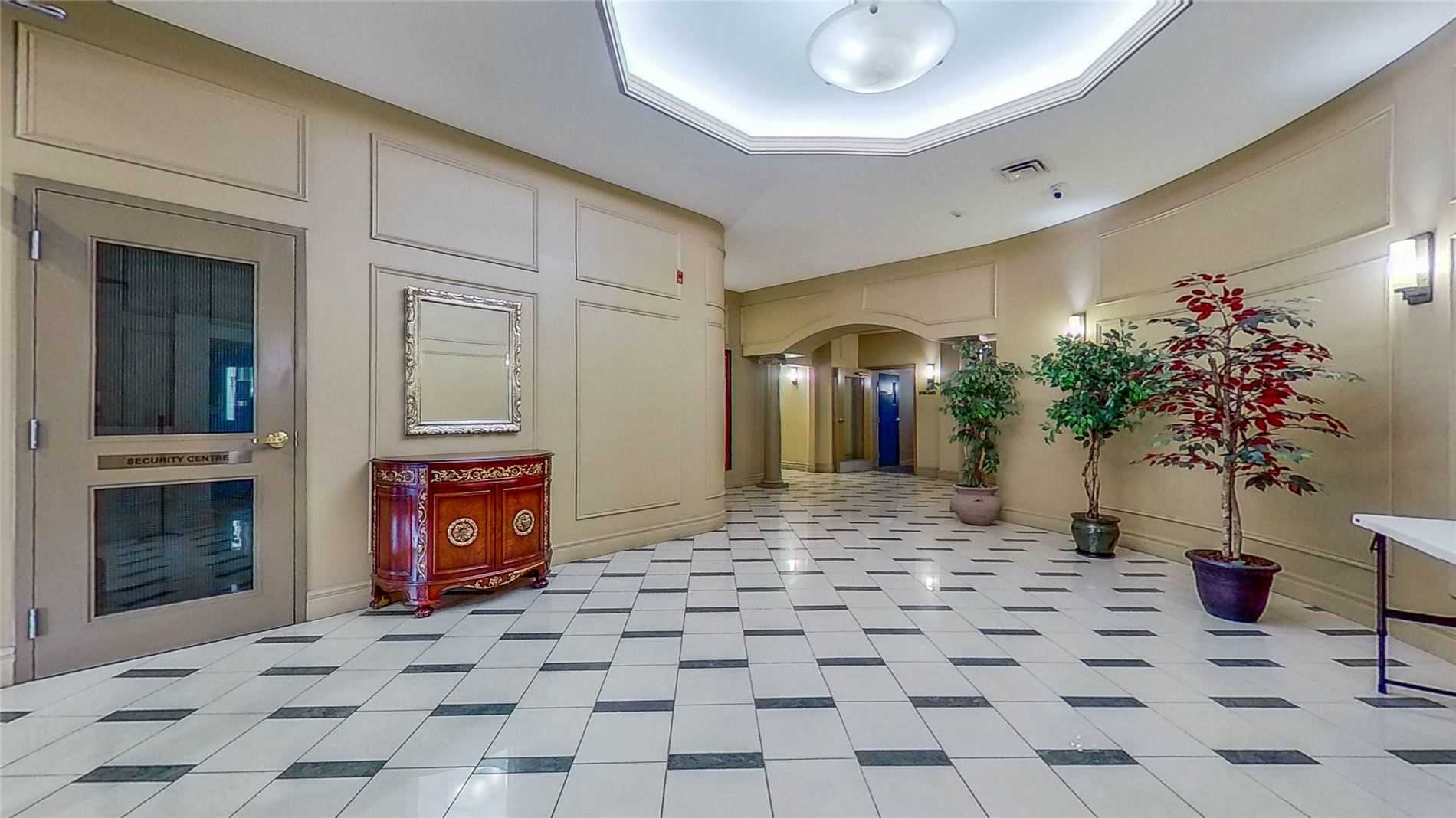 4200 Bathurst St, #705