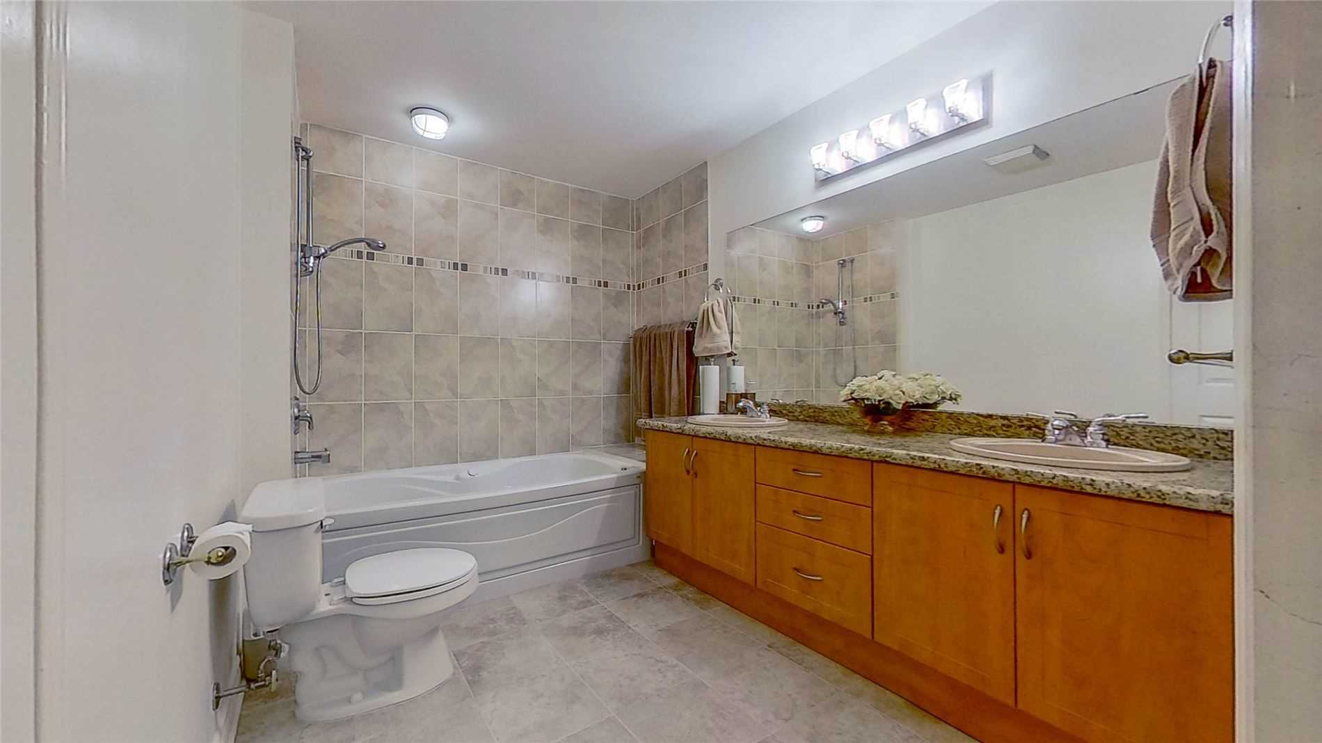 4200 Bathurst St, #705