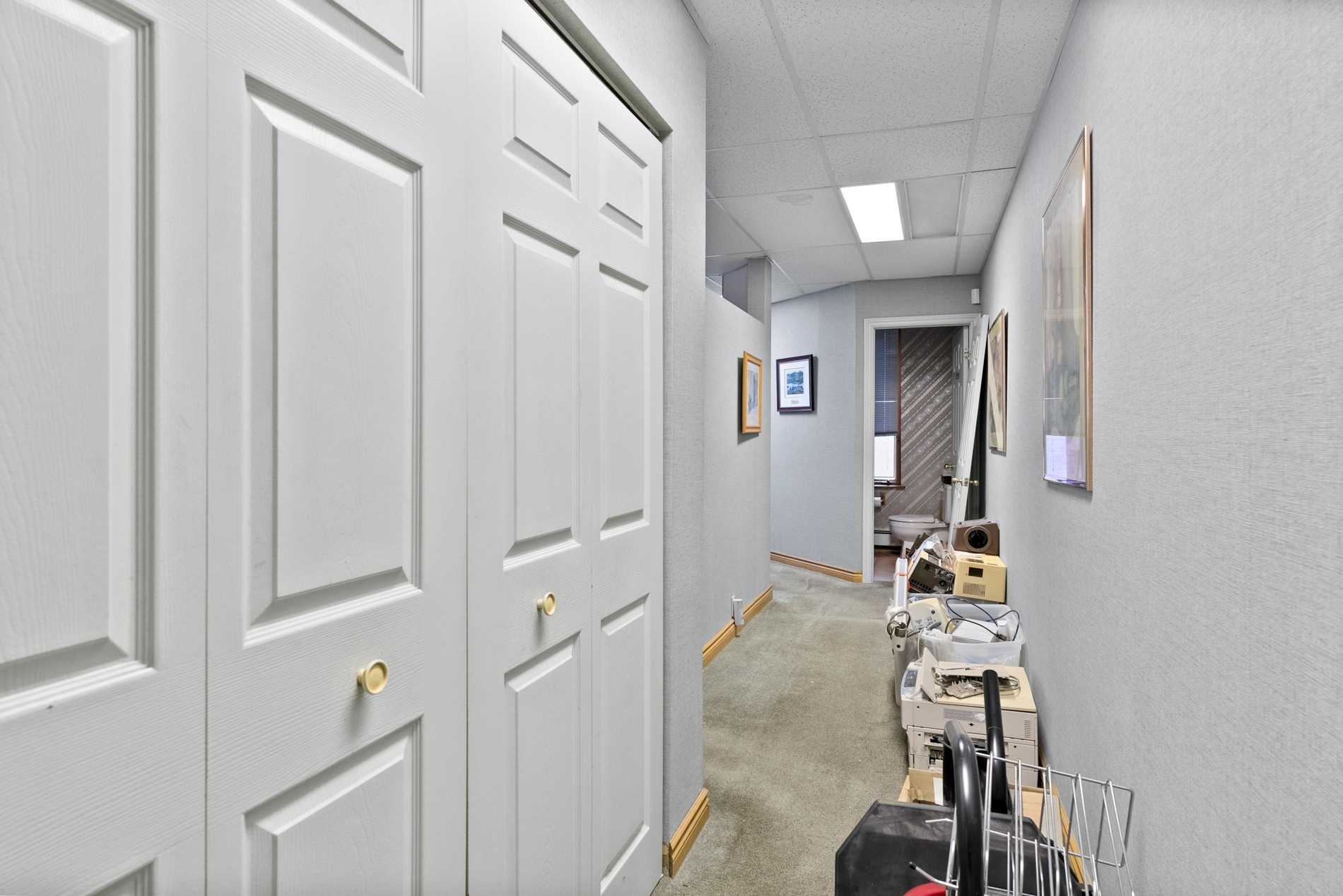 37 Heath St E