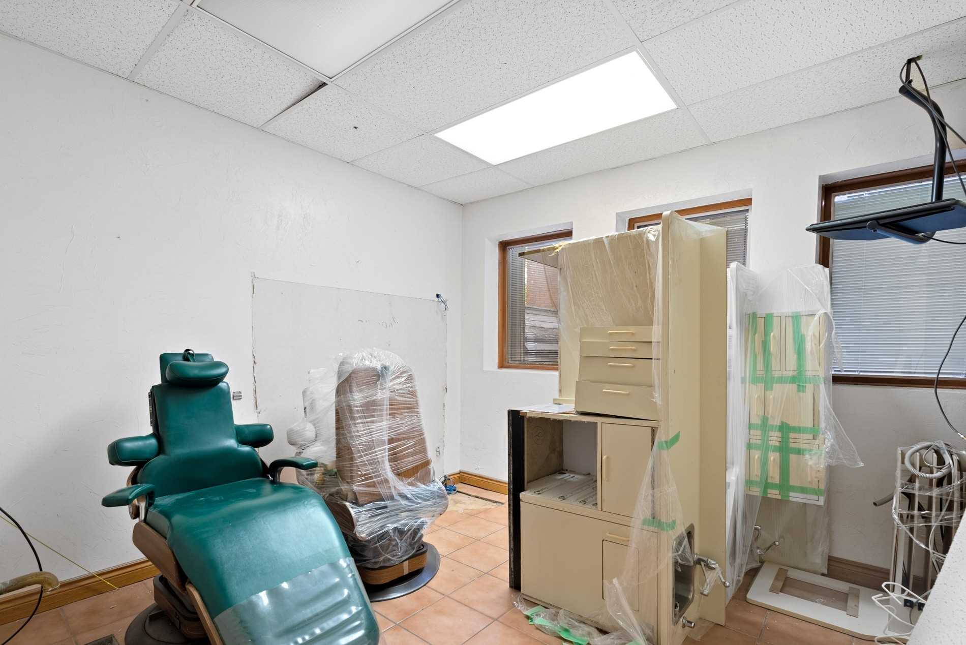 37 Heath St E
