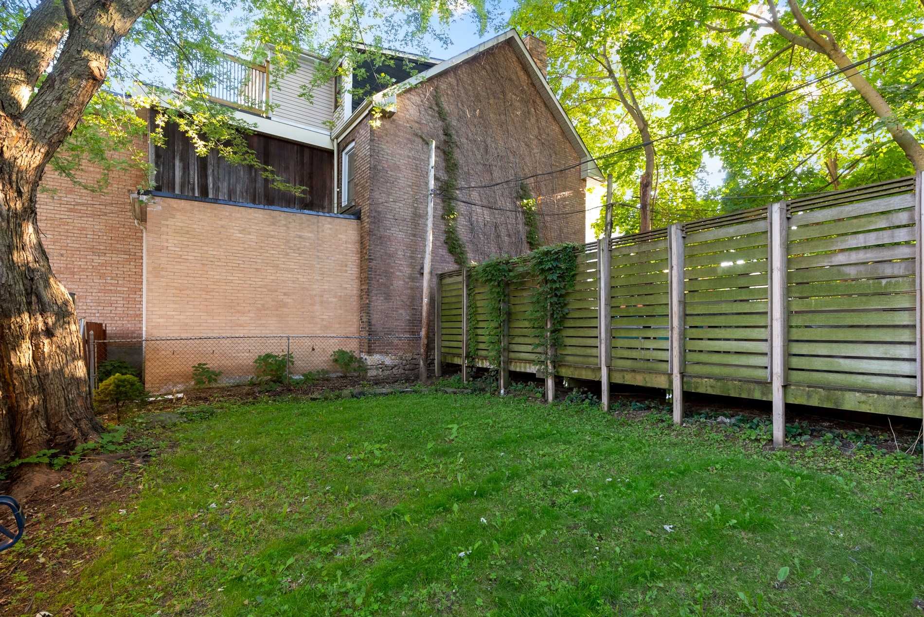 37 Heath St E