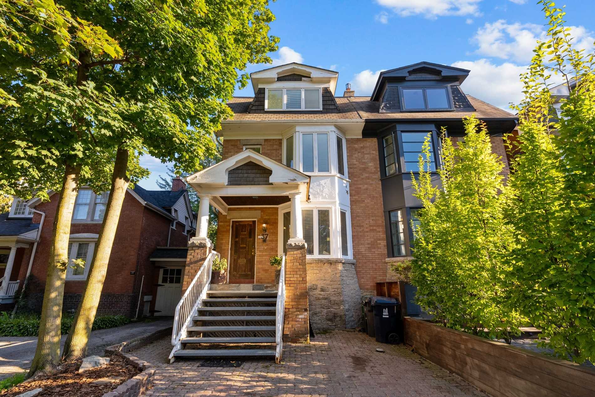 37 Heath St E