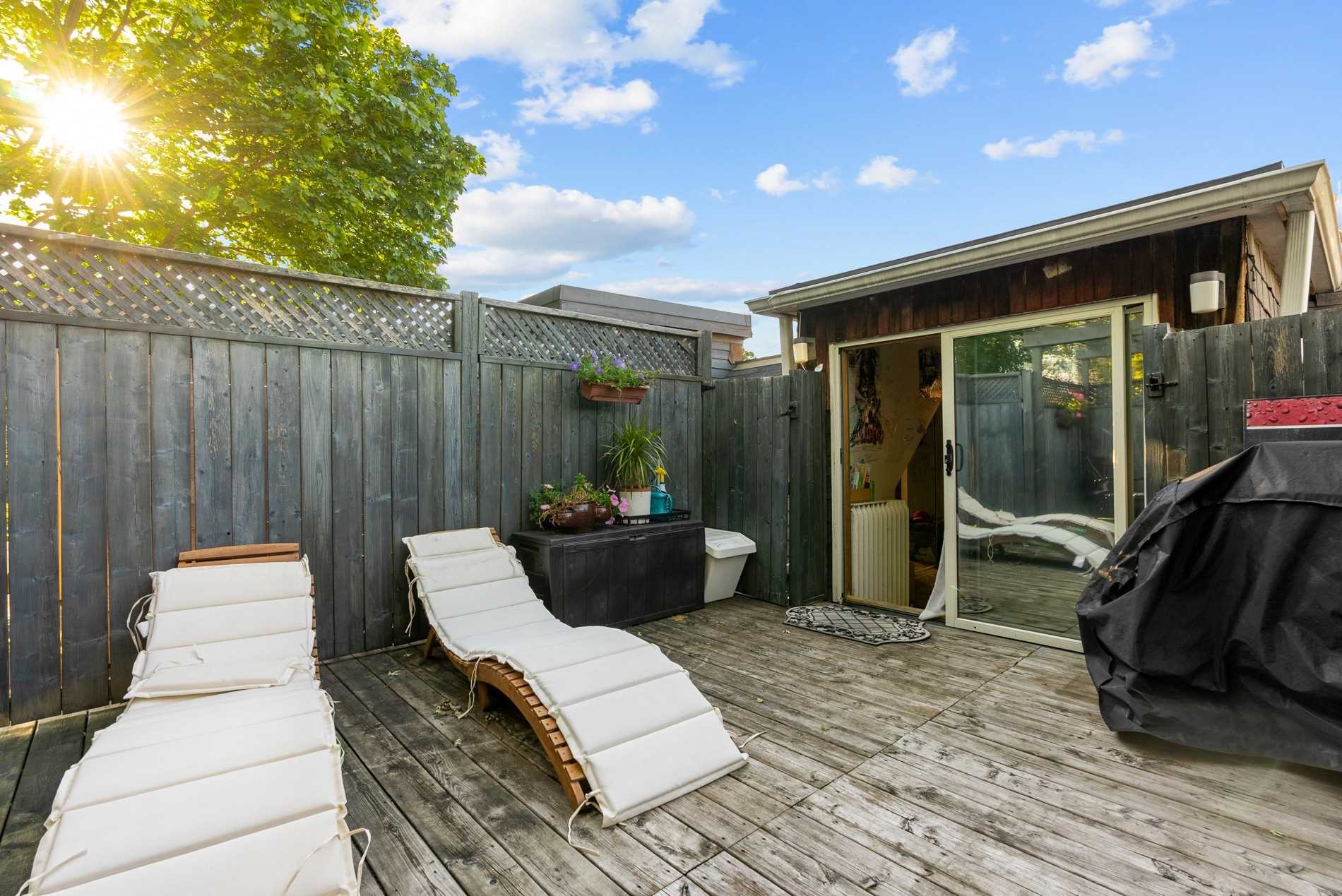 37 Heath St E