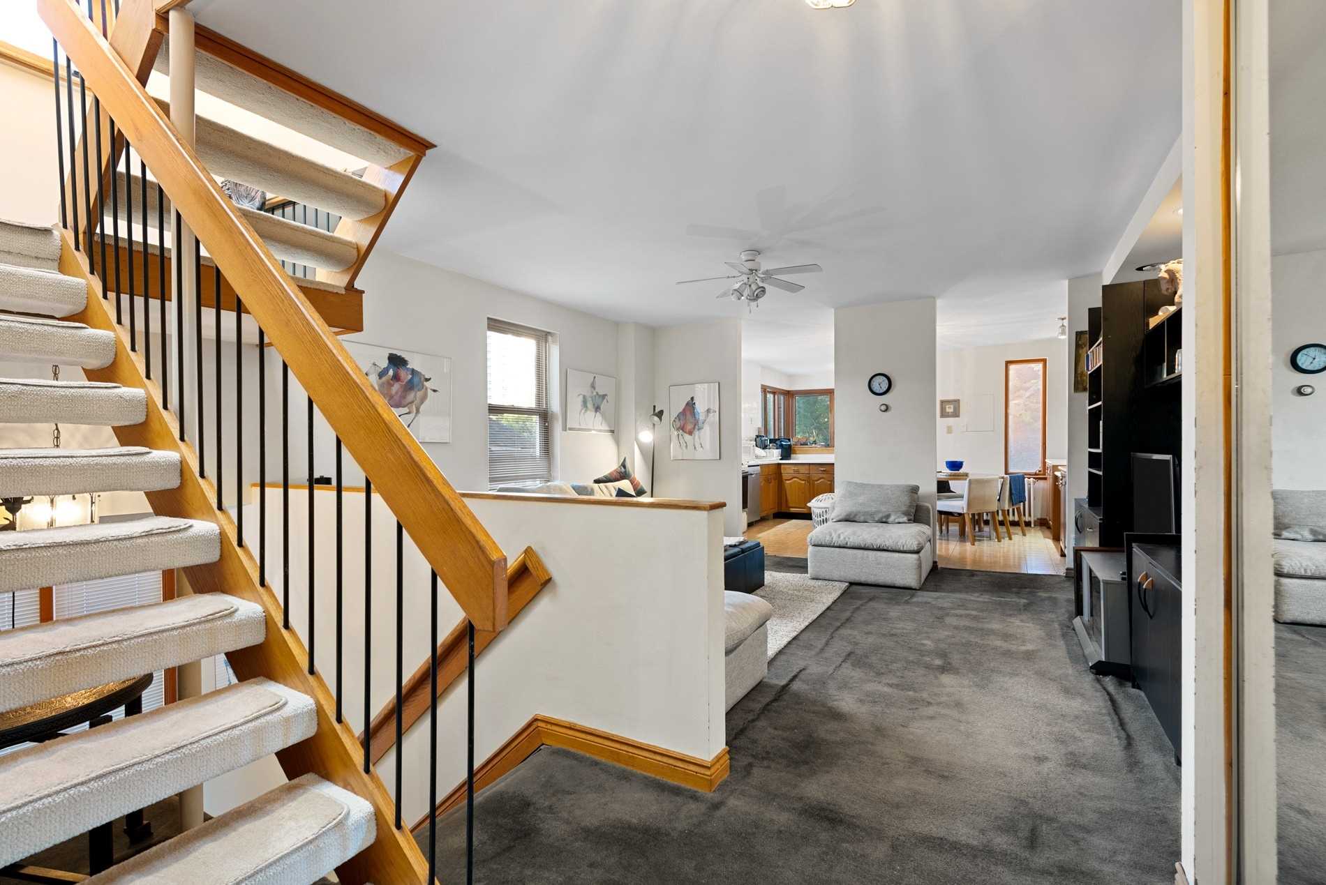 37 Heath St E