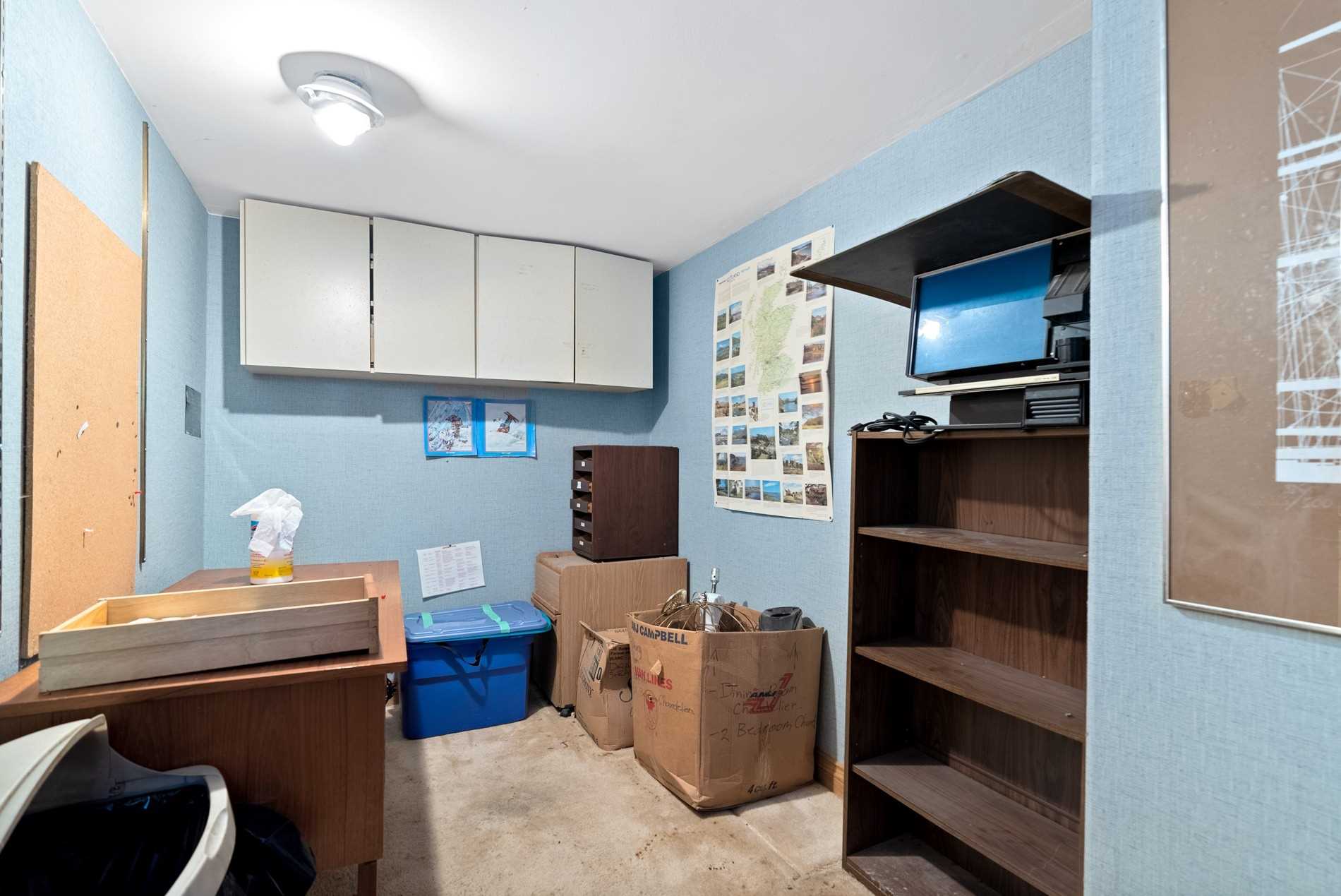 37 Heath St E