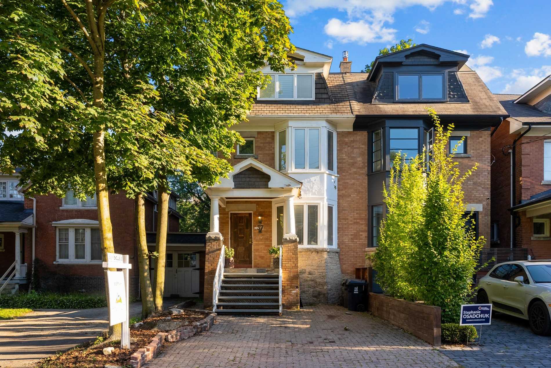 37 Heath St E
