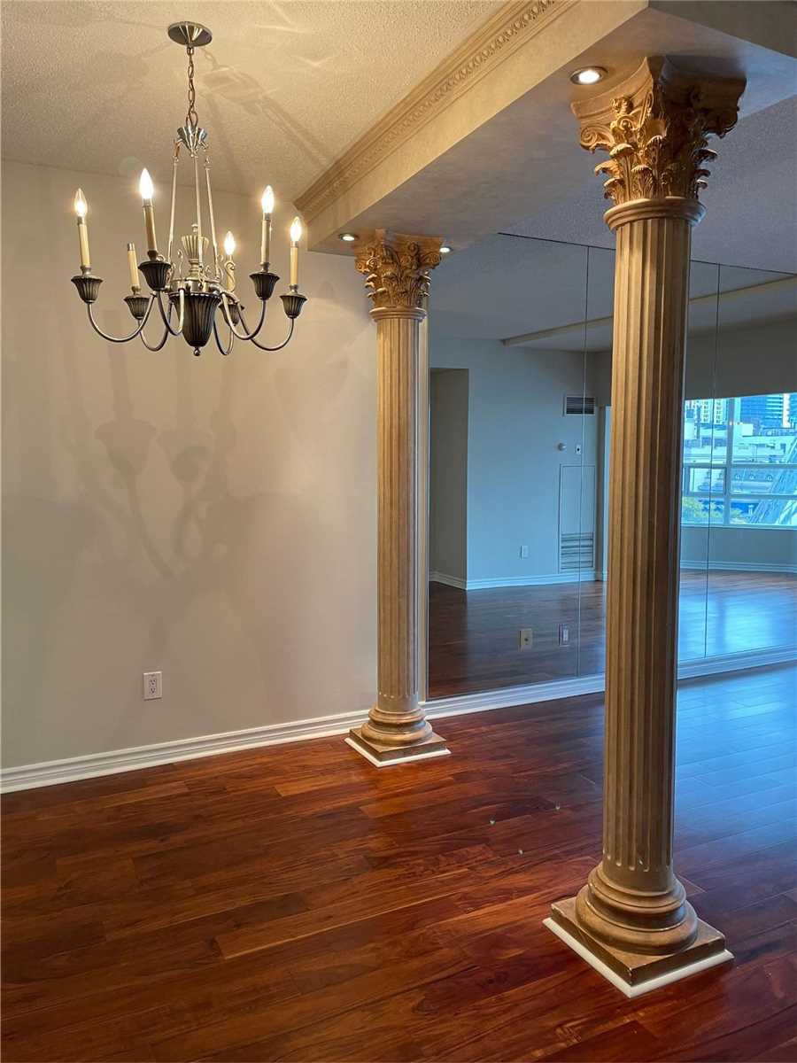 71 Simcoe St, #501