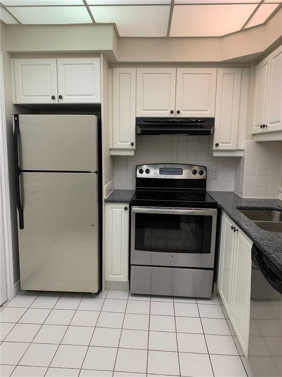 71 Simcoe St, #501