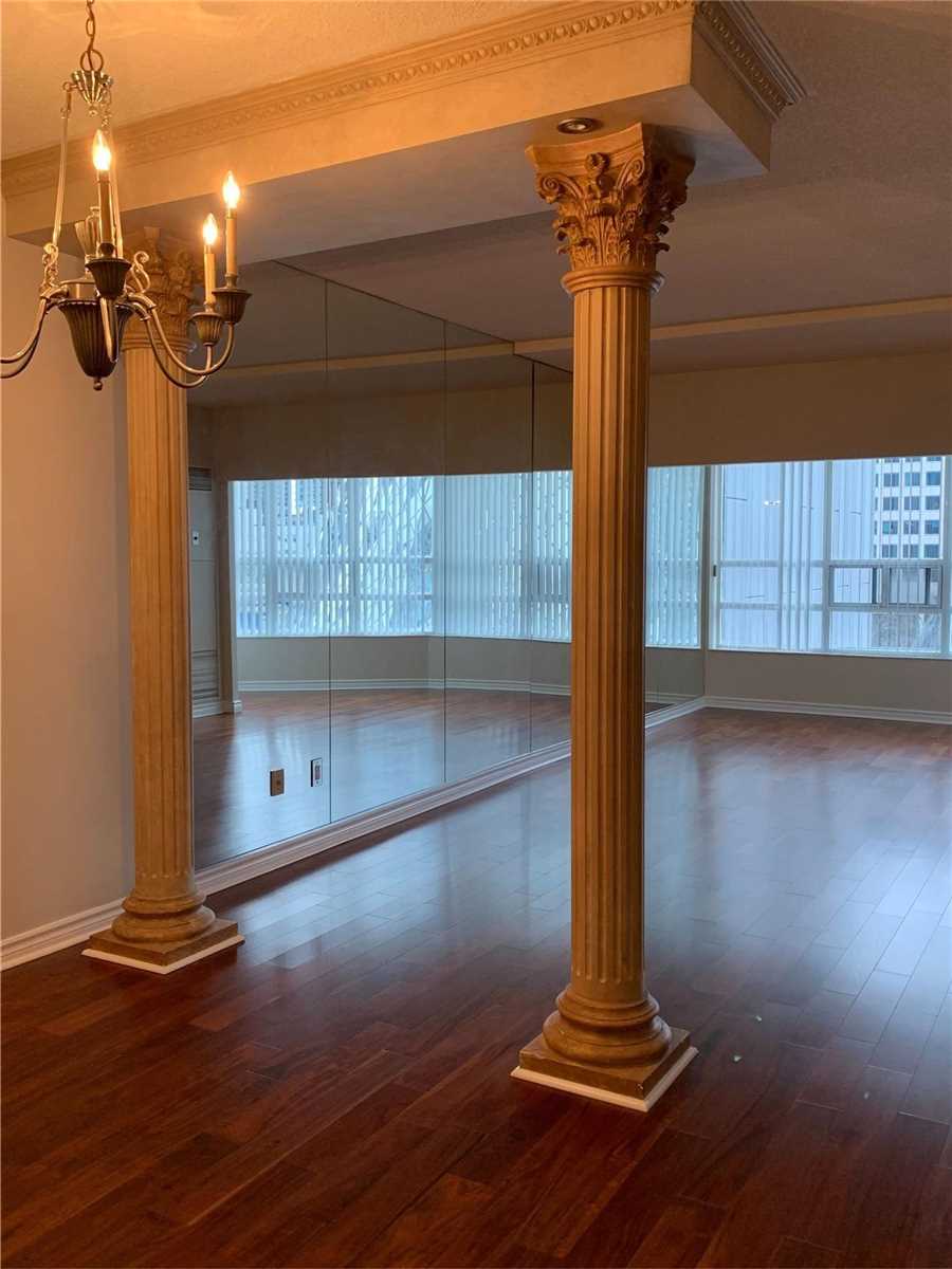 71 Simcoe St, #501