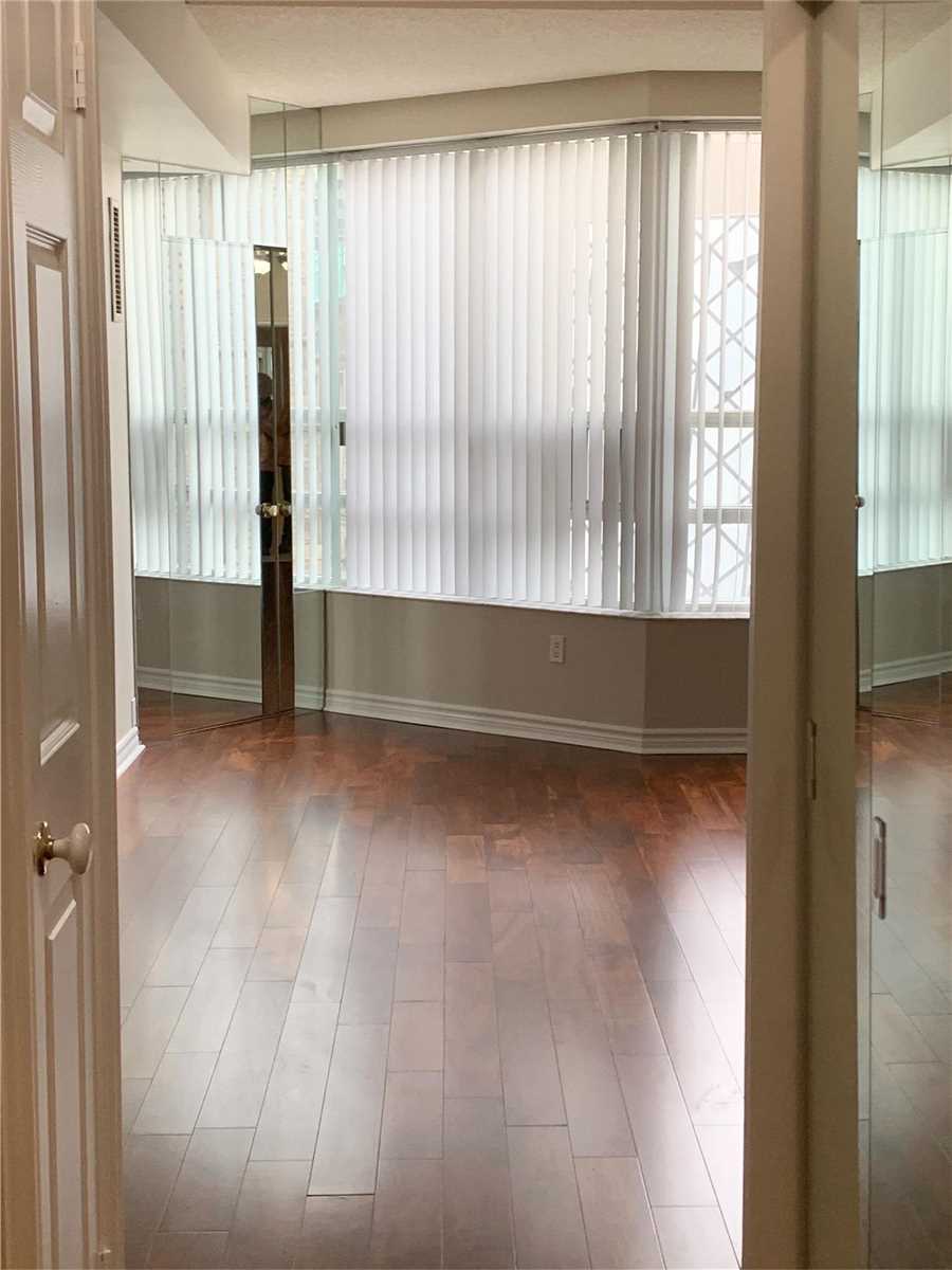 71 Simcoe St, #501