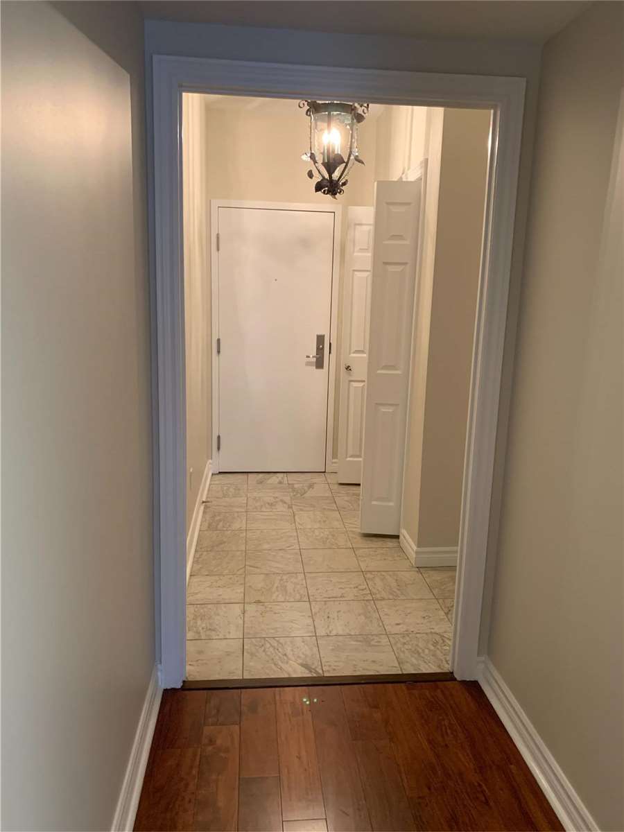 71 Simcoe St, #501