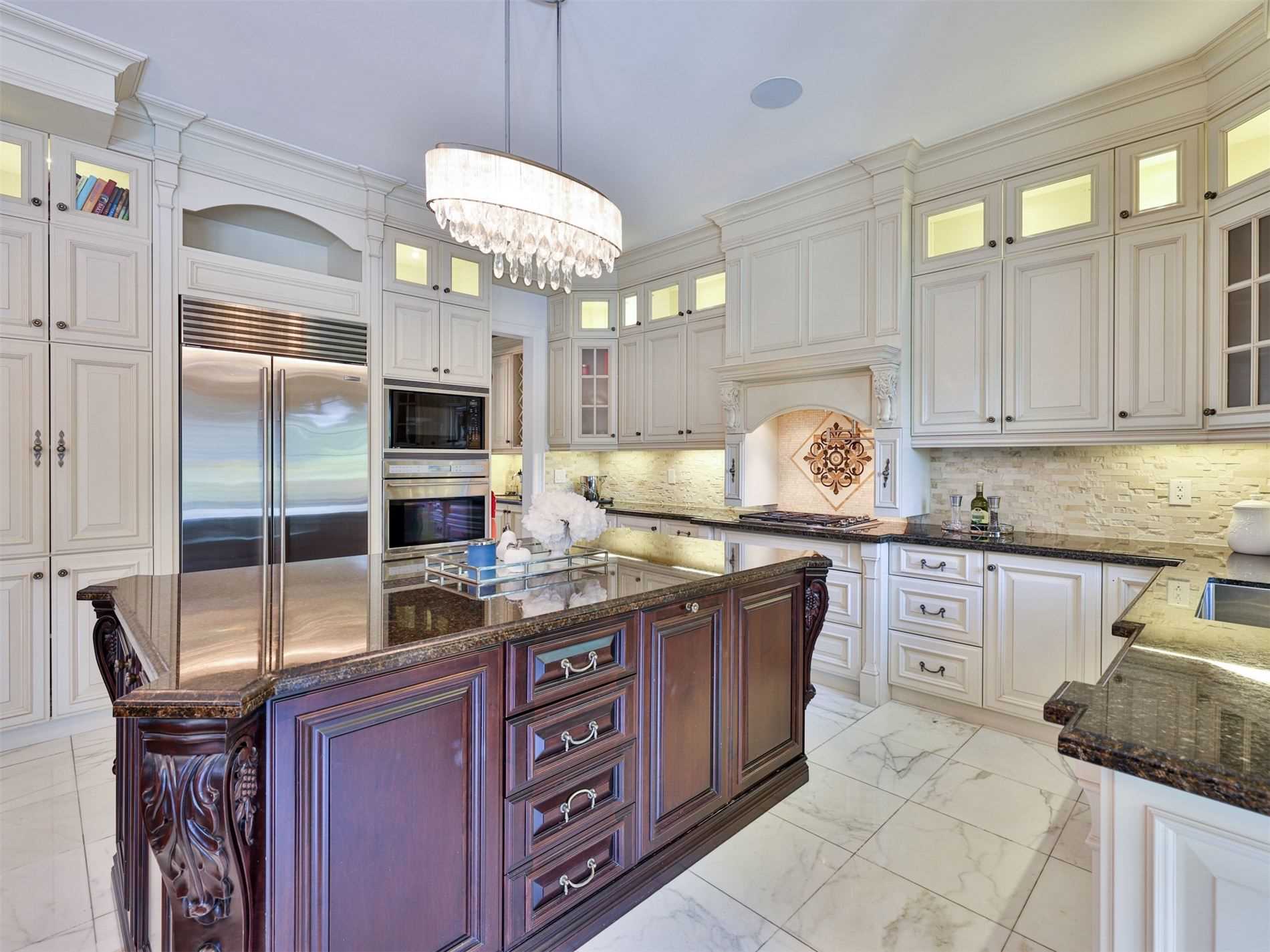 142 Upper Canada Dr