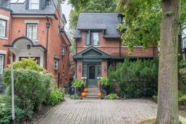 100 Lawton Blvd, Toronto