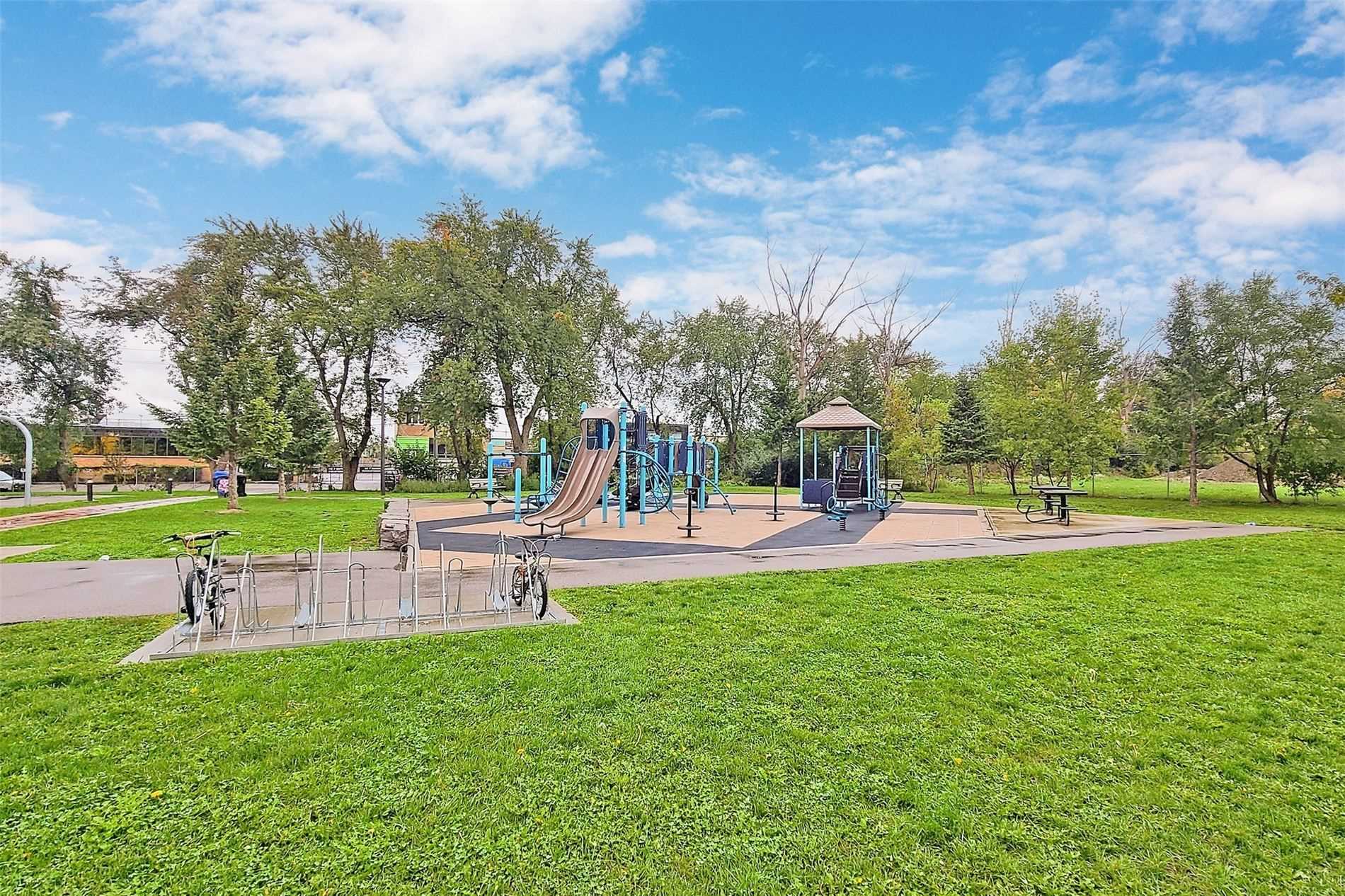 132 Aerodrome Cres, #202