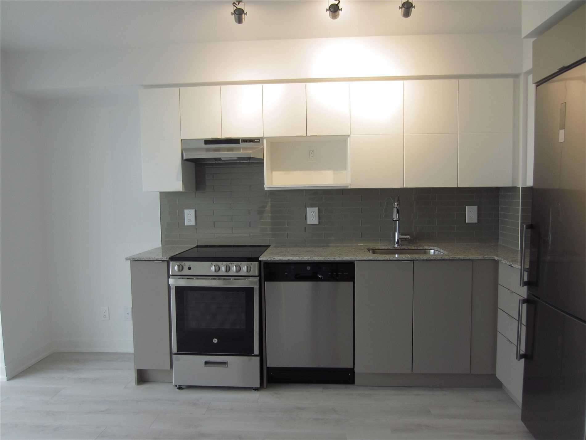 120 Varna Dr, #907