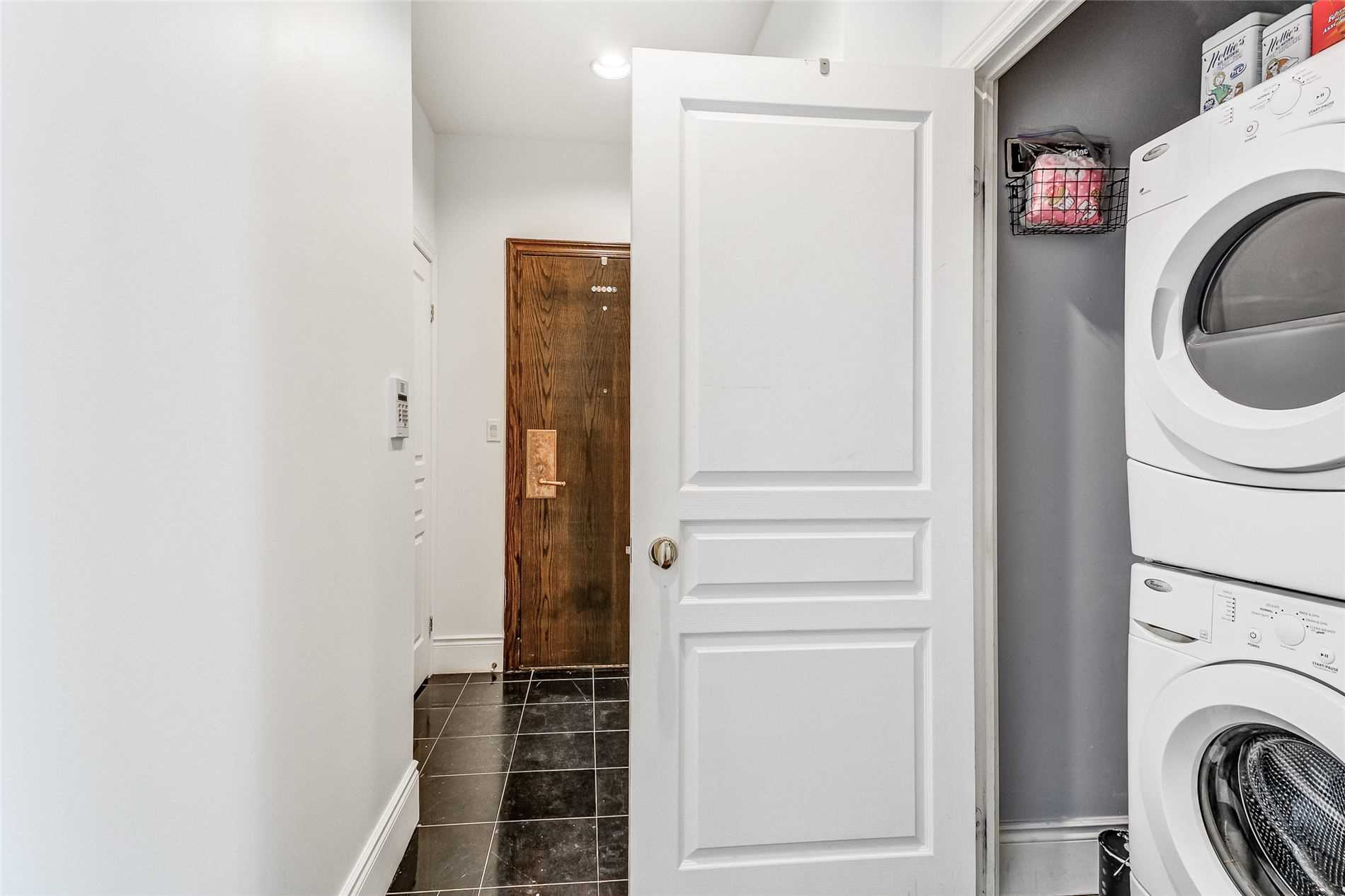 102 Bloor St W, #203