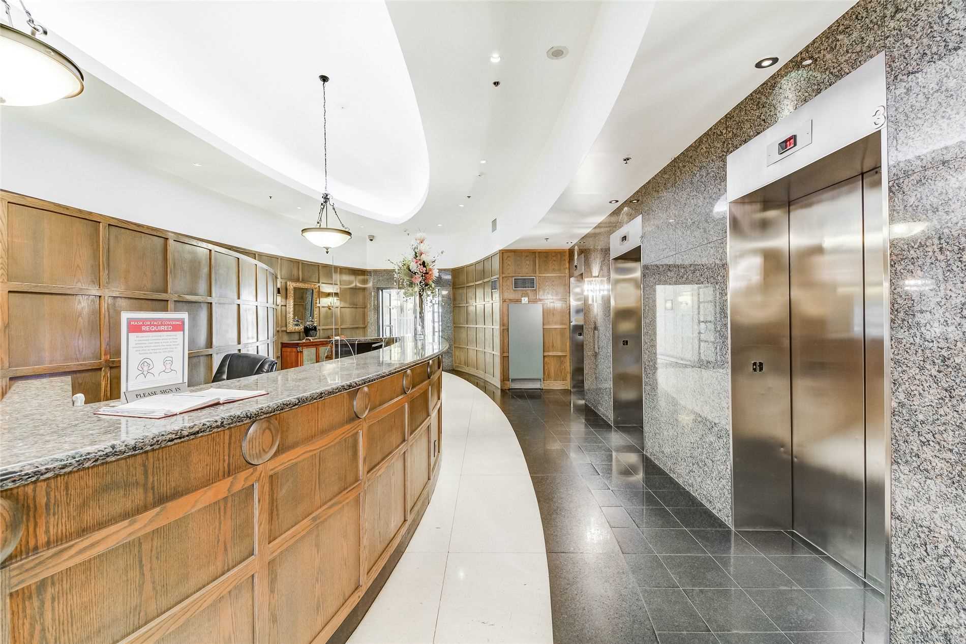 102 Bloor St W, #203