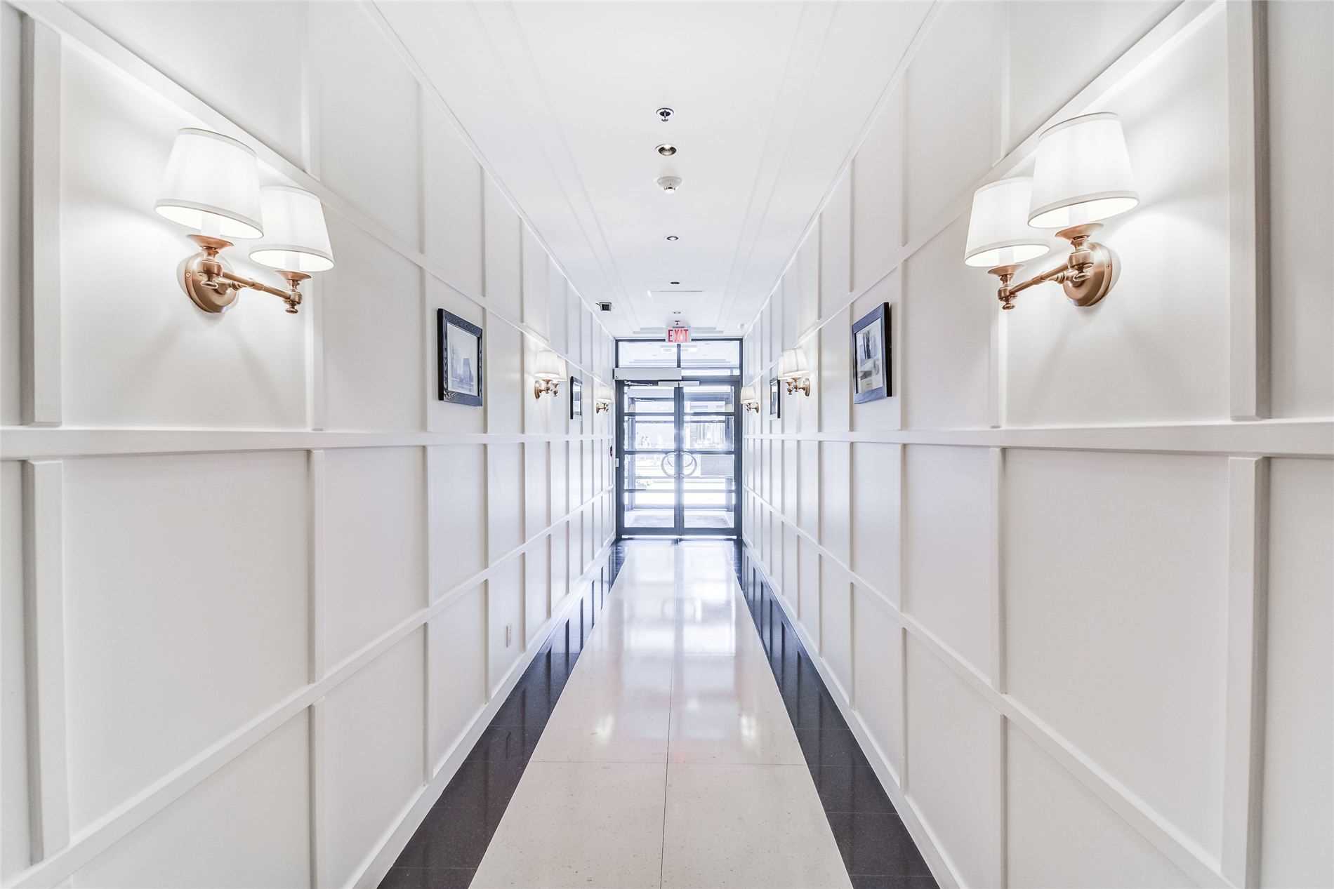 102 Bloor St W, #203