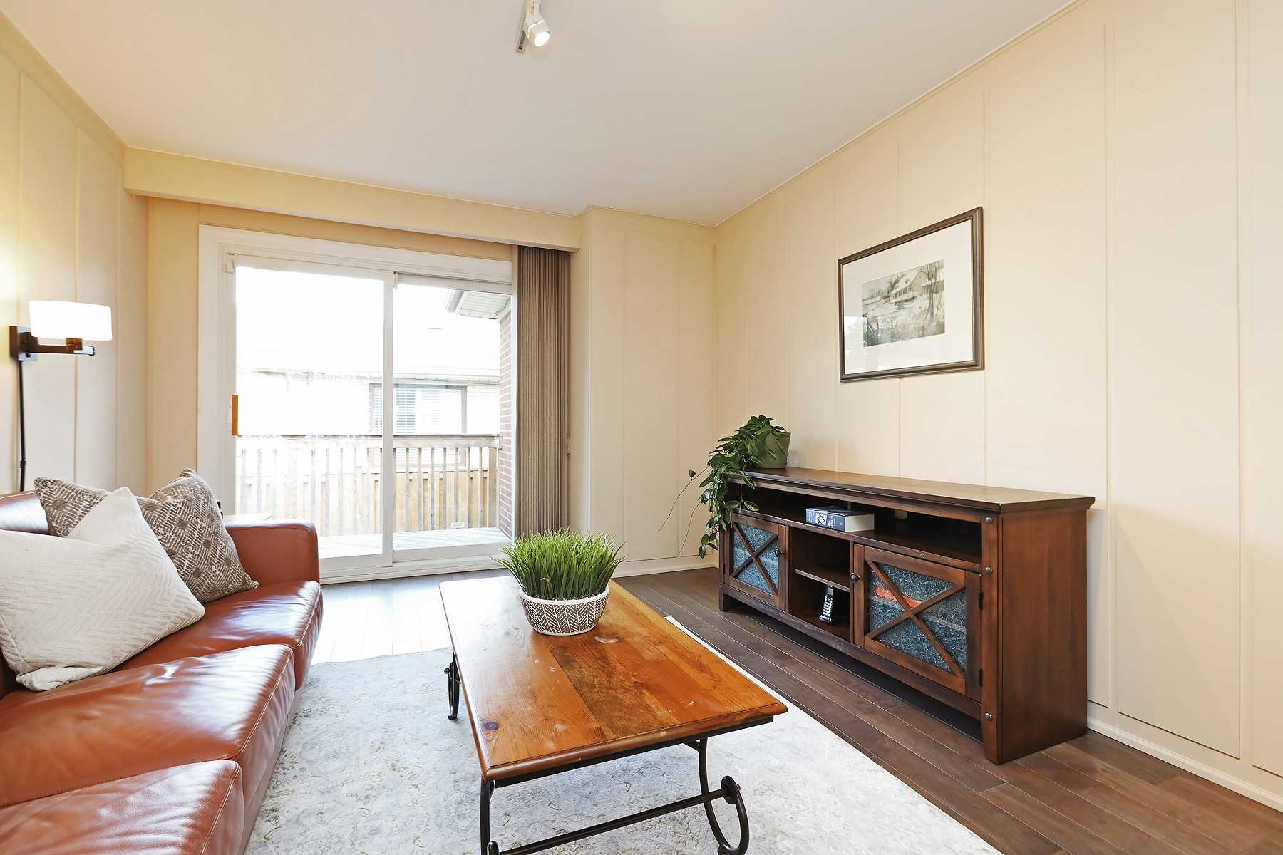 24 Cedar Springs Grve