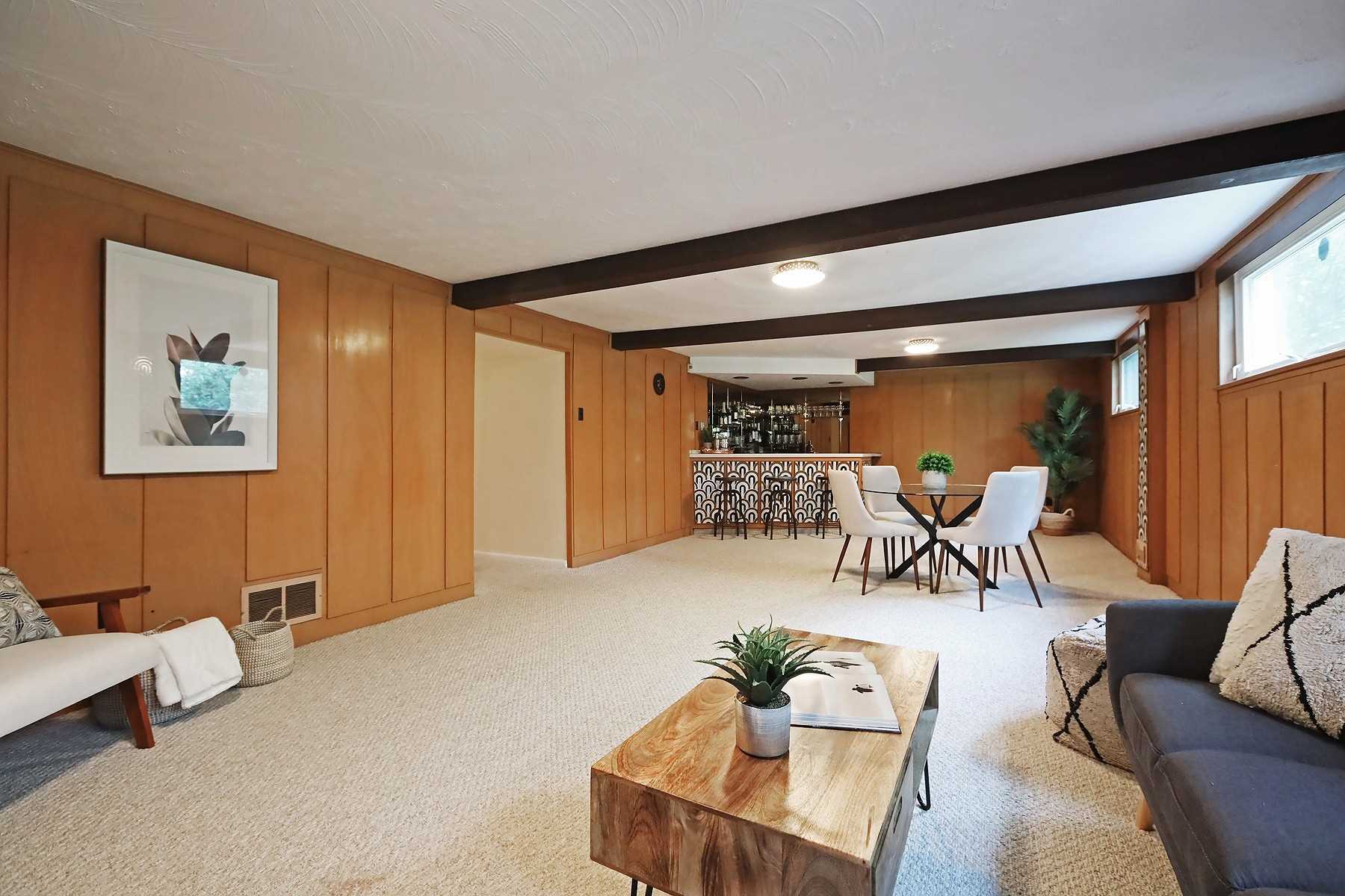 24 Cedar Springs Grve