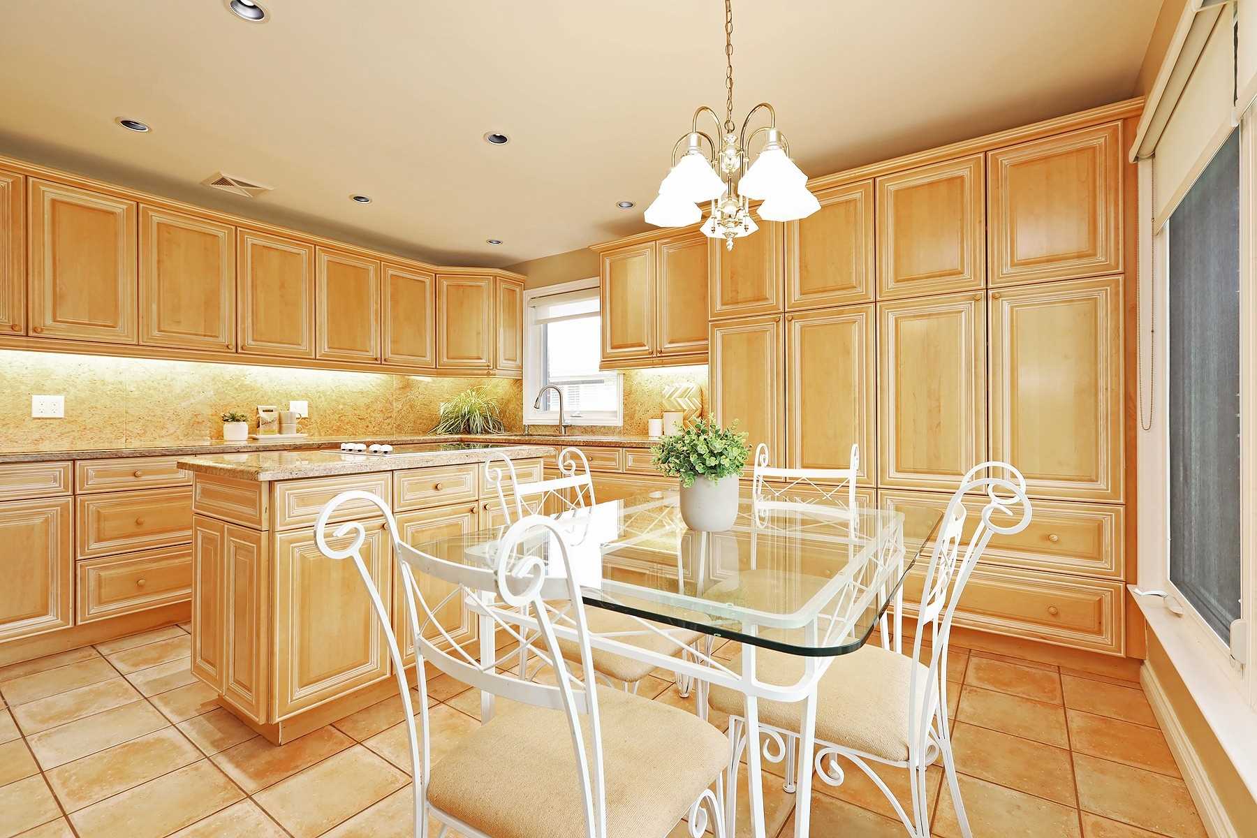 24 Cedar Springs Grve