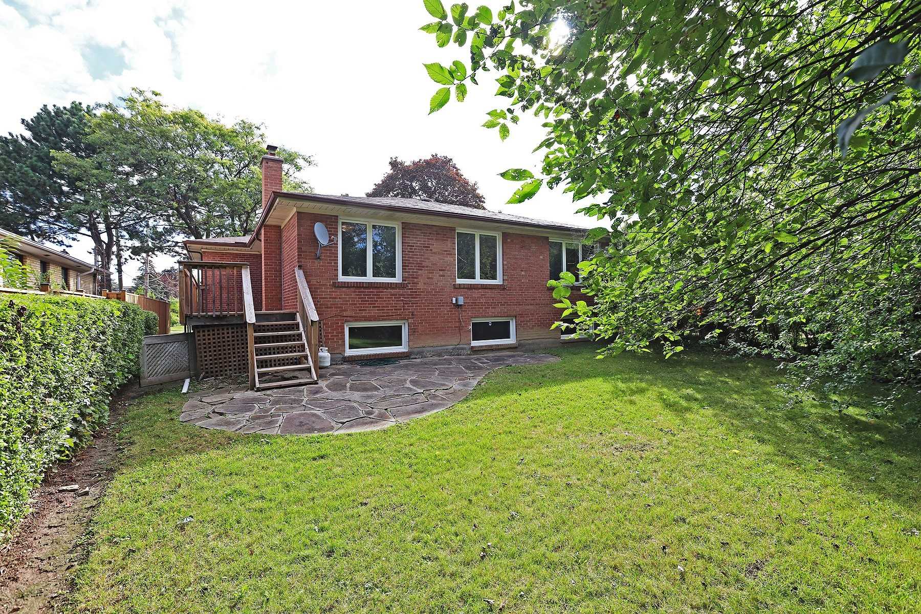 24 Cedar Springs Grve