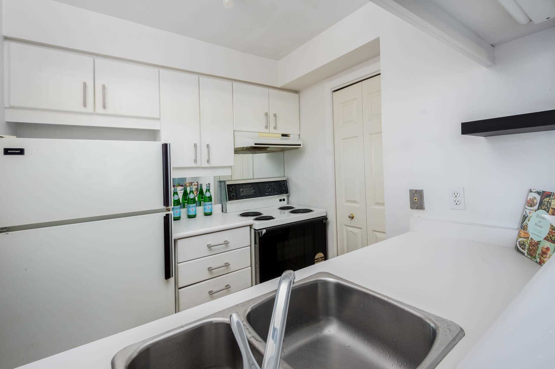 409 Bloor St E, #1003